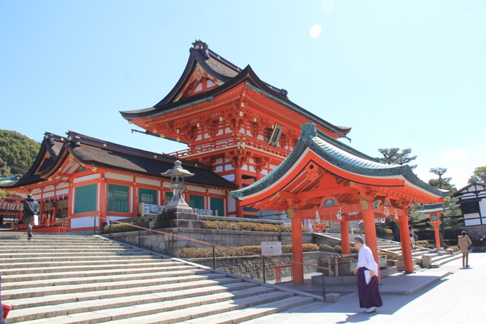 Menyambangi Kuil Fushimi Inari yang legendaris Wego 