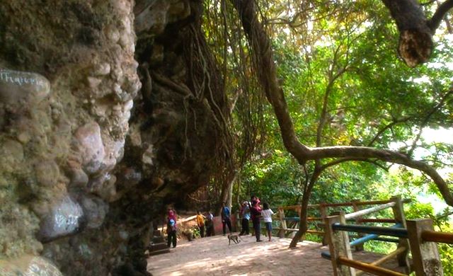 Goa Kreo, Waduk Jatibarang, Pelepas penat di akhir pekan 