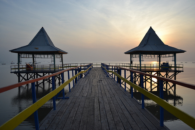 Wisata keluarga murah meriah di Pantai Kenjeran