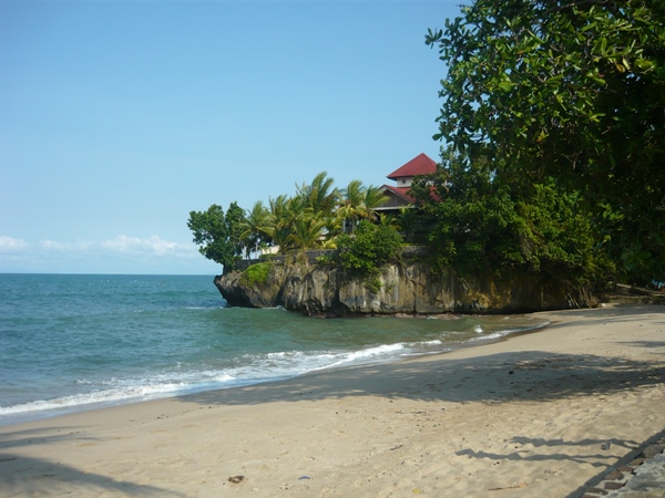 Wisata seru di Pantai Carita 