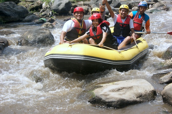 Seru-seruan di Coban Rondo dan Kaliwatu Rafting