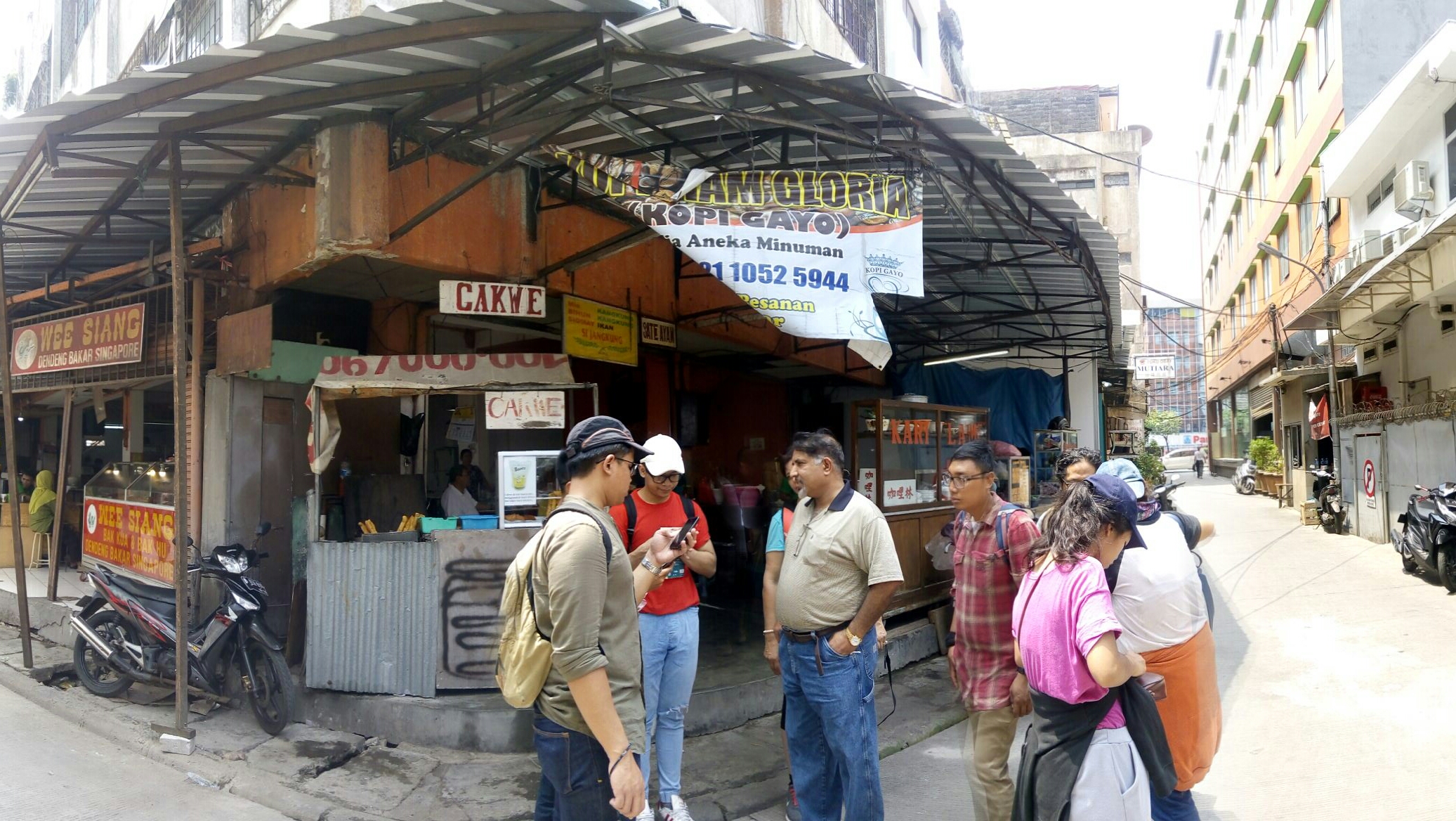 Sesaat sebelum tur selesai di ujung Gang Gloria.