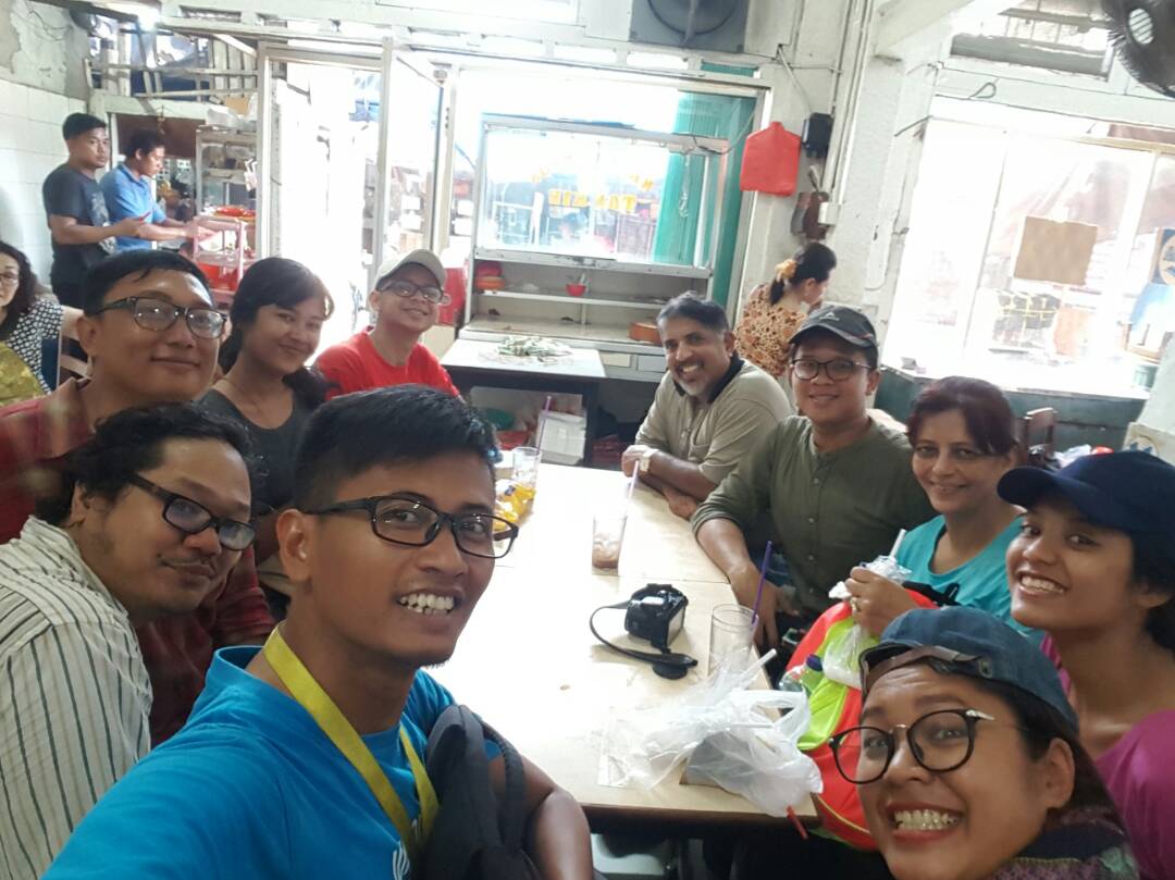 Lelah yang terbayar dengan es kopi Tak Kie.