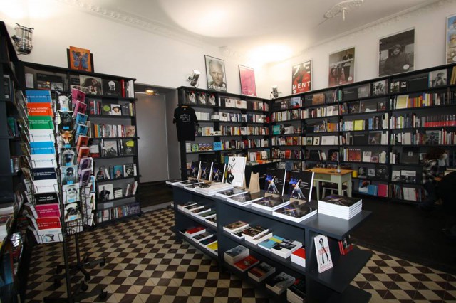 Menelusuri Toko Buku Indie di Berlin Jerman - Einart and Bert