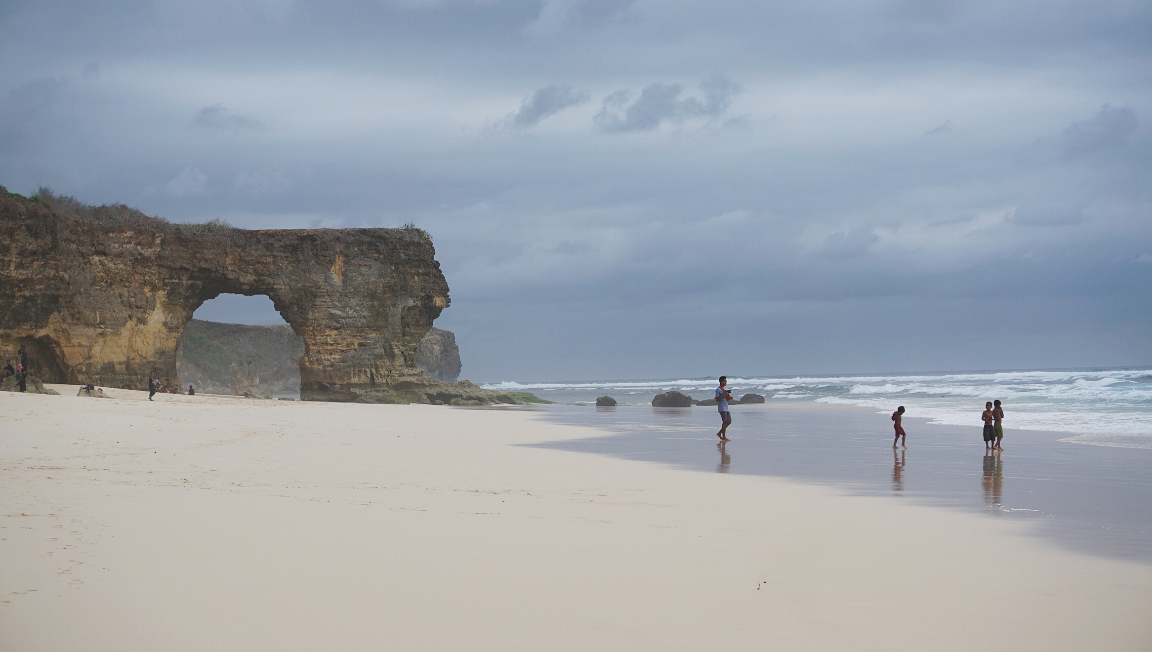 Pantai Mbawana. Hal-hal yang harus kamu ketahui sebelum pergi ke Sumba