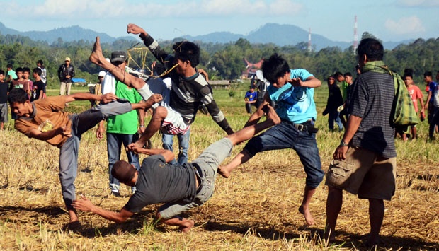 Tradisi Unik yang Hanya Ada di Indonesia