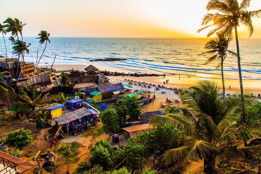 pantai dari atas bukit