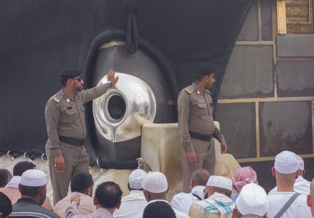 Wego_Fakta Unik Ibadah Haji_Hajar Aswad