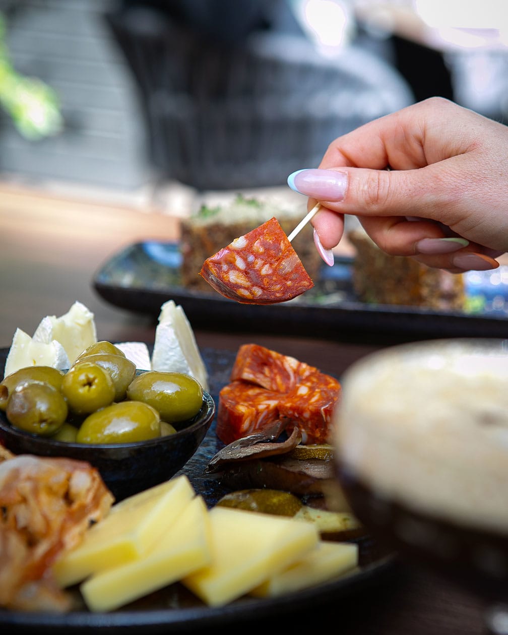 Bistro Mitte Foto Von White Kitchen 20250430 05