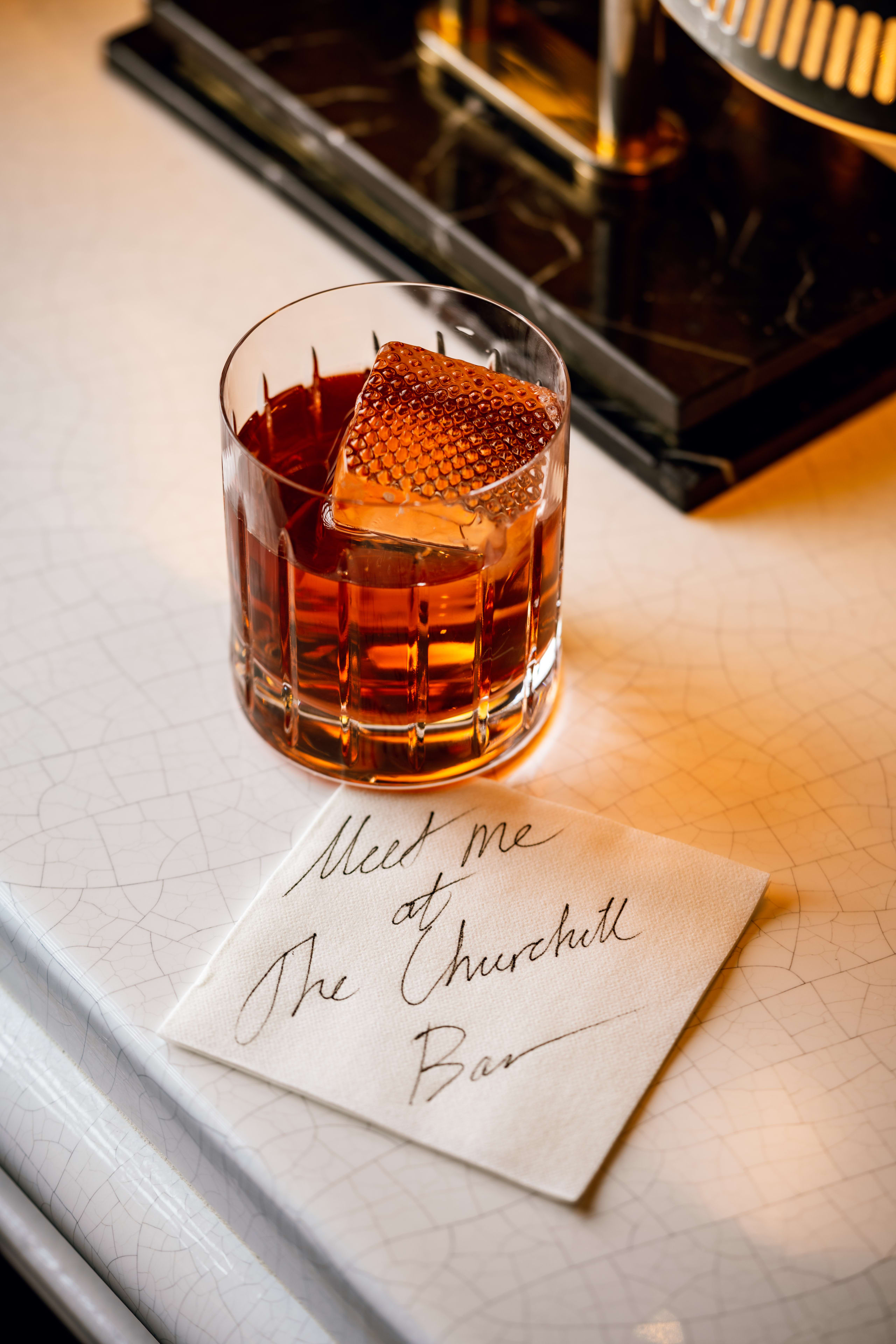 Churchill Bar&terrace  10977