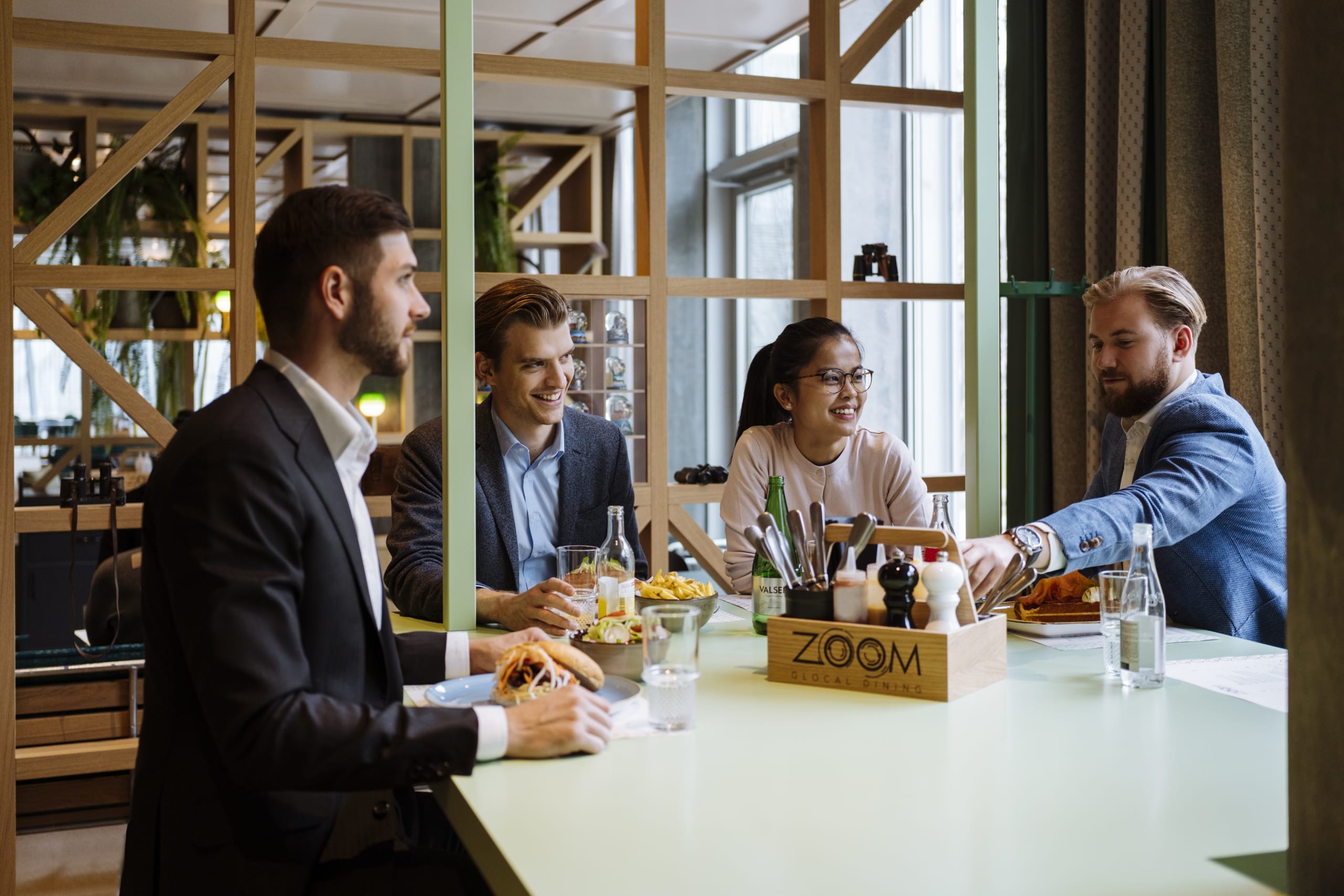 ZOOM Restaurant & Bar