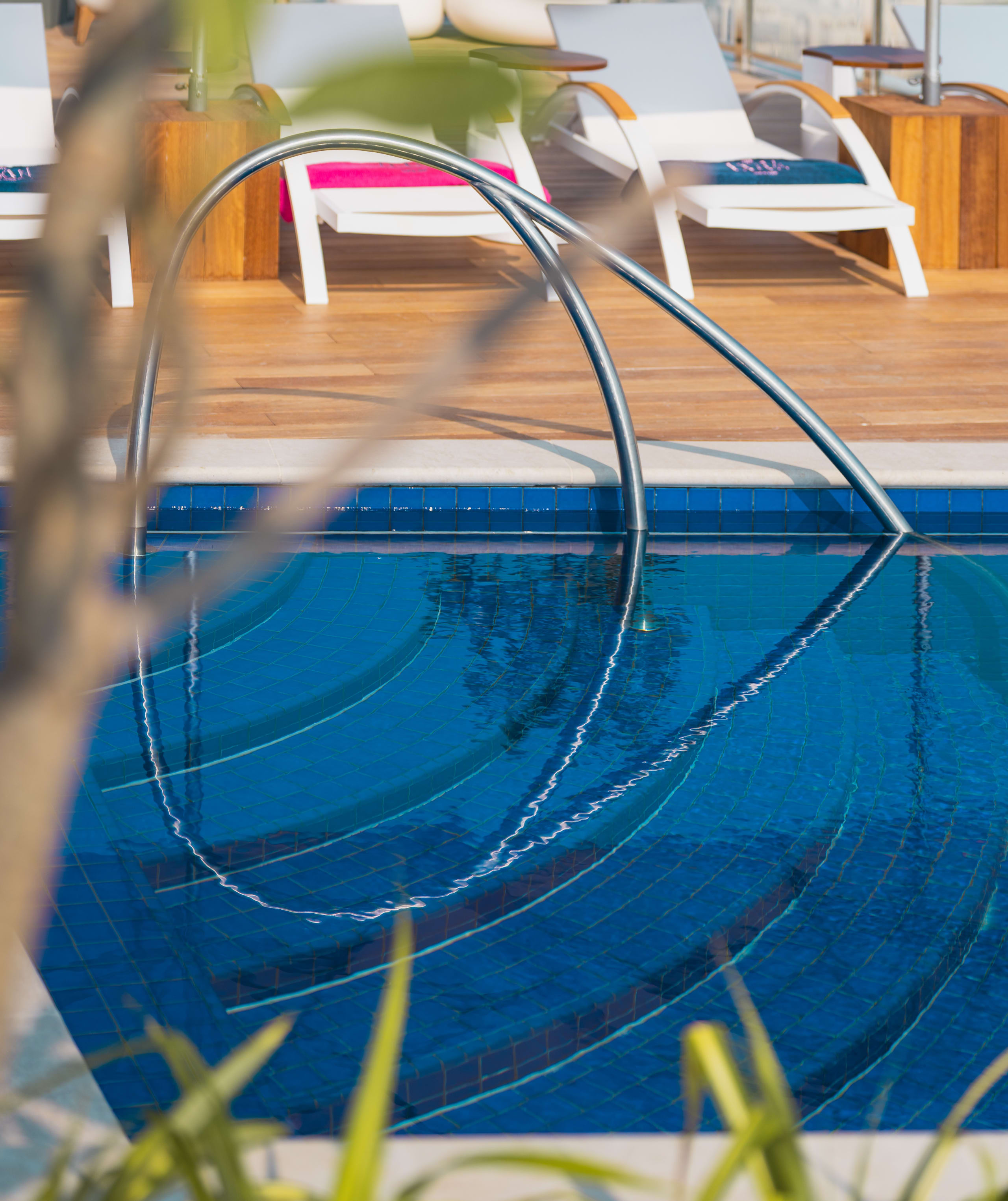 Inhaus.ae Da the Lean 8