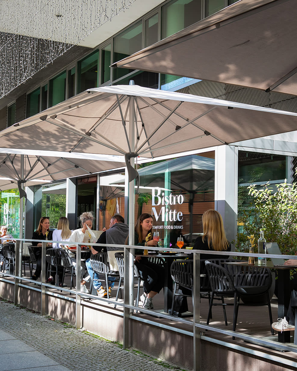 Bistro Mitte Foto Von White Kitchen 20250430 08