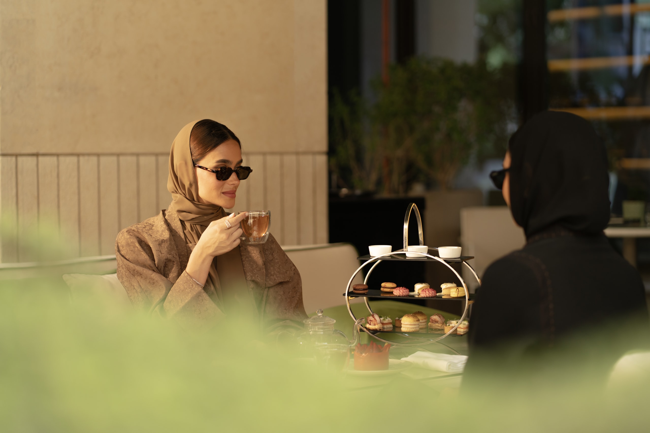 Anis Woman Afternoon Tea Outdoor