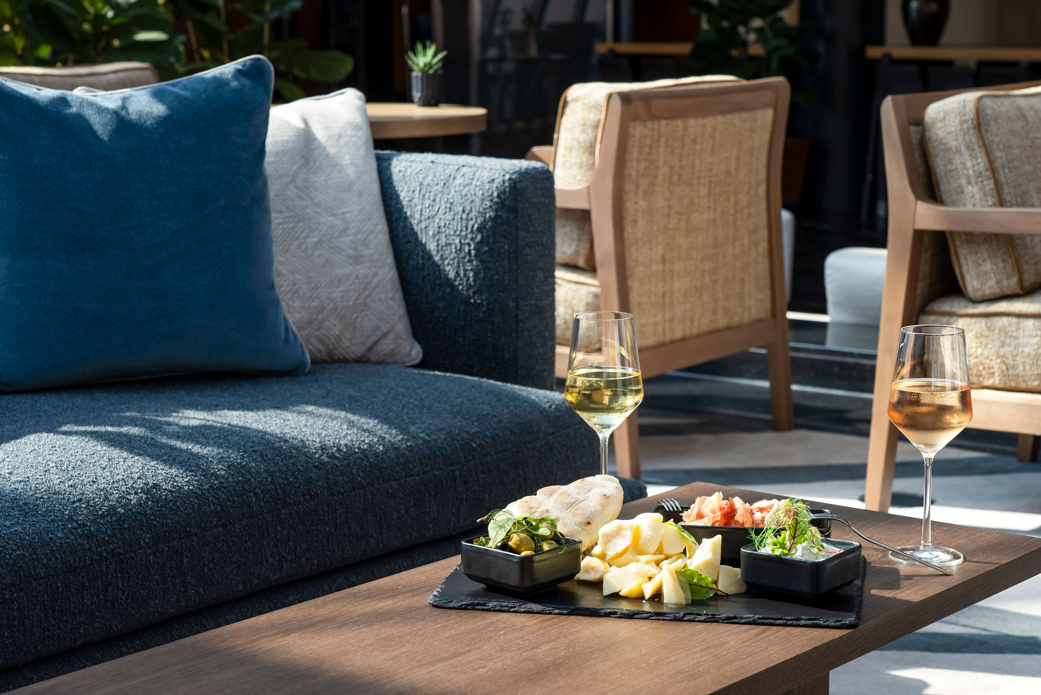M Lounge 4