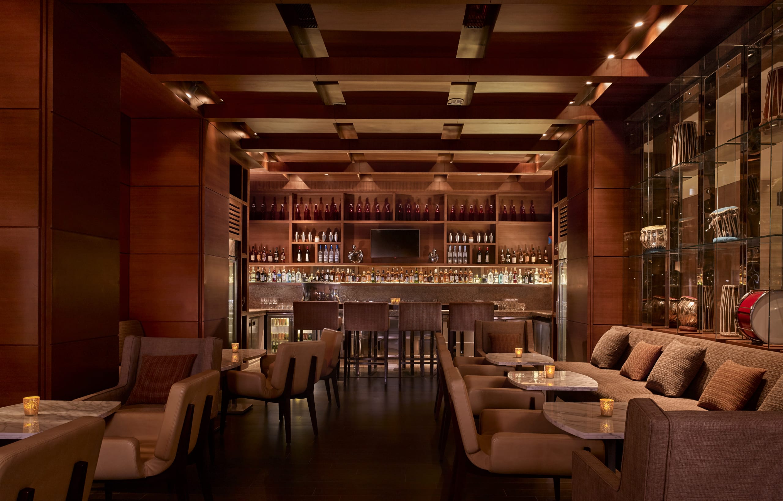 Ixchr P092 Stage Bar (1)