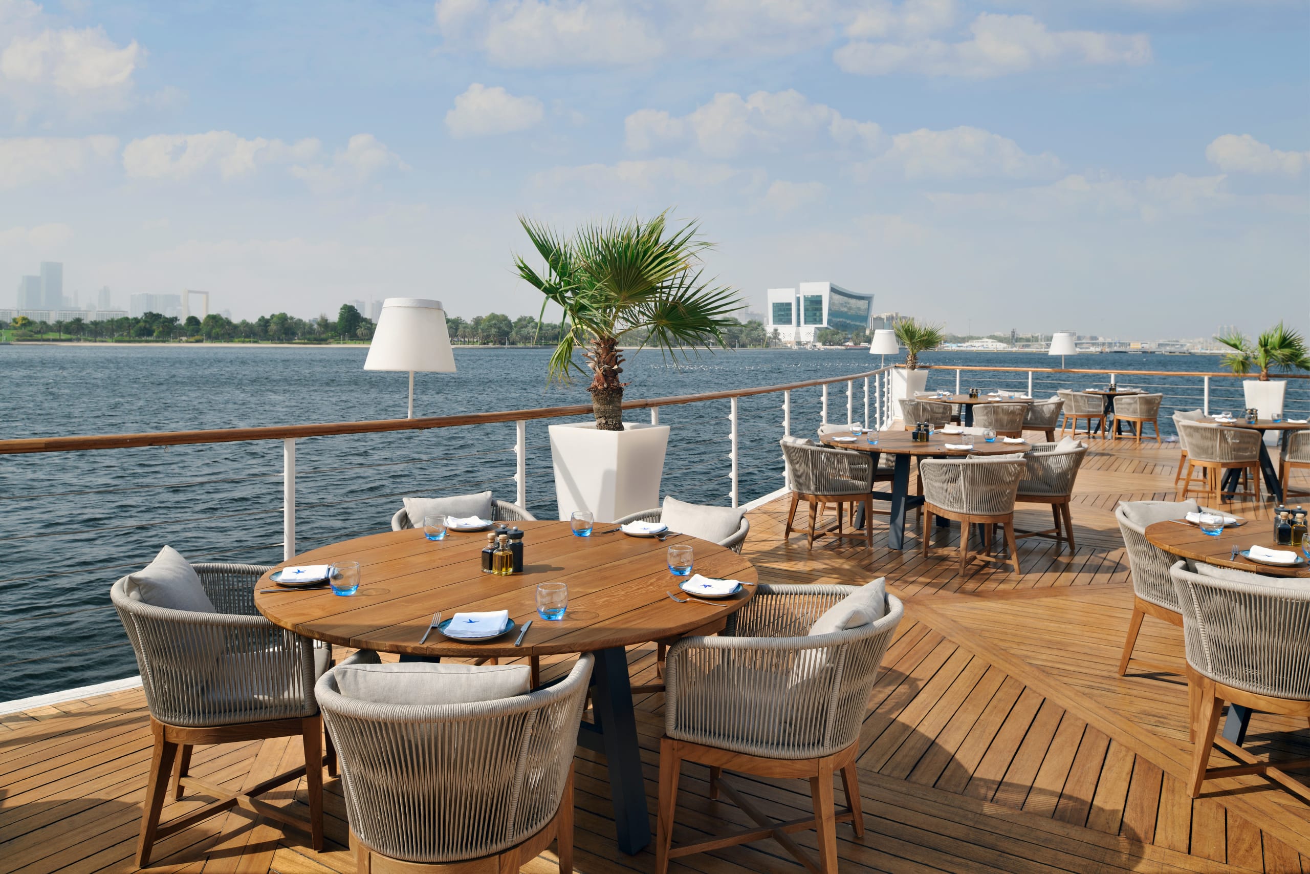 Dxbph P0726 Boardwalk Daytime