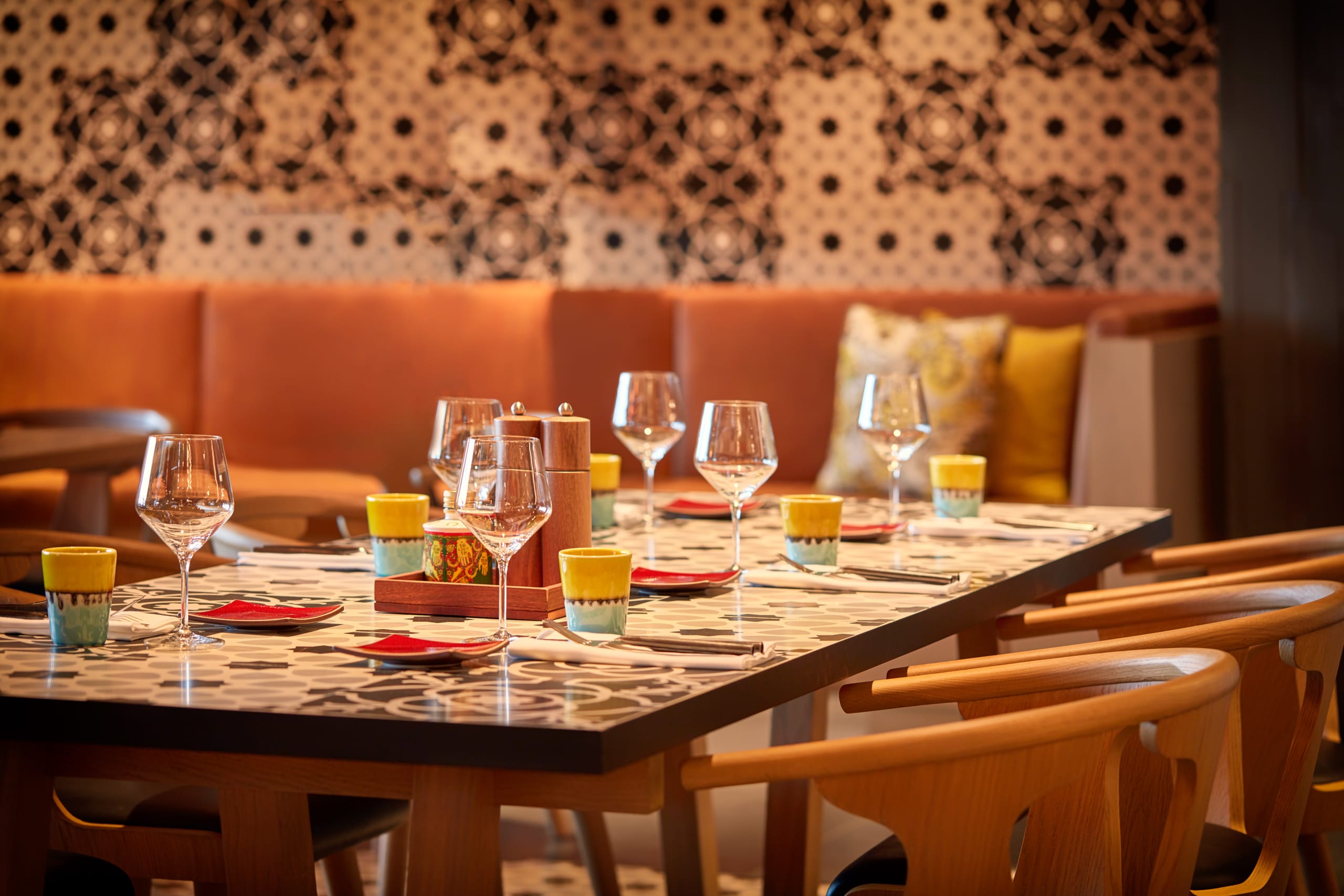 Grand Hyatt Abu Dhabi P141 Verso Table Detail