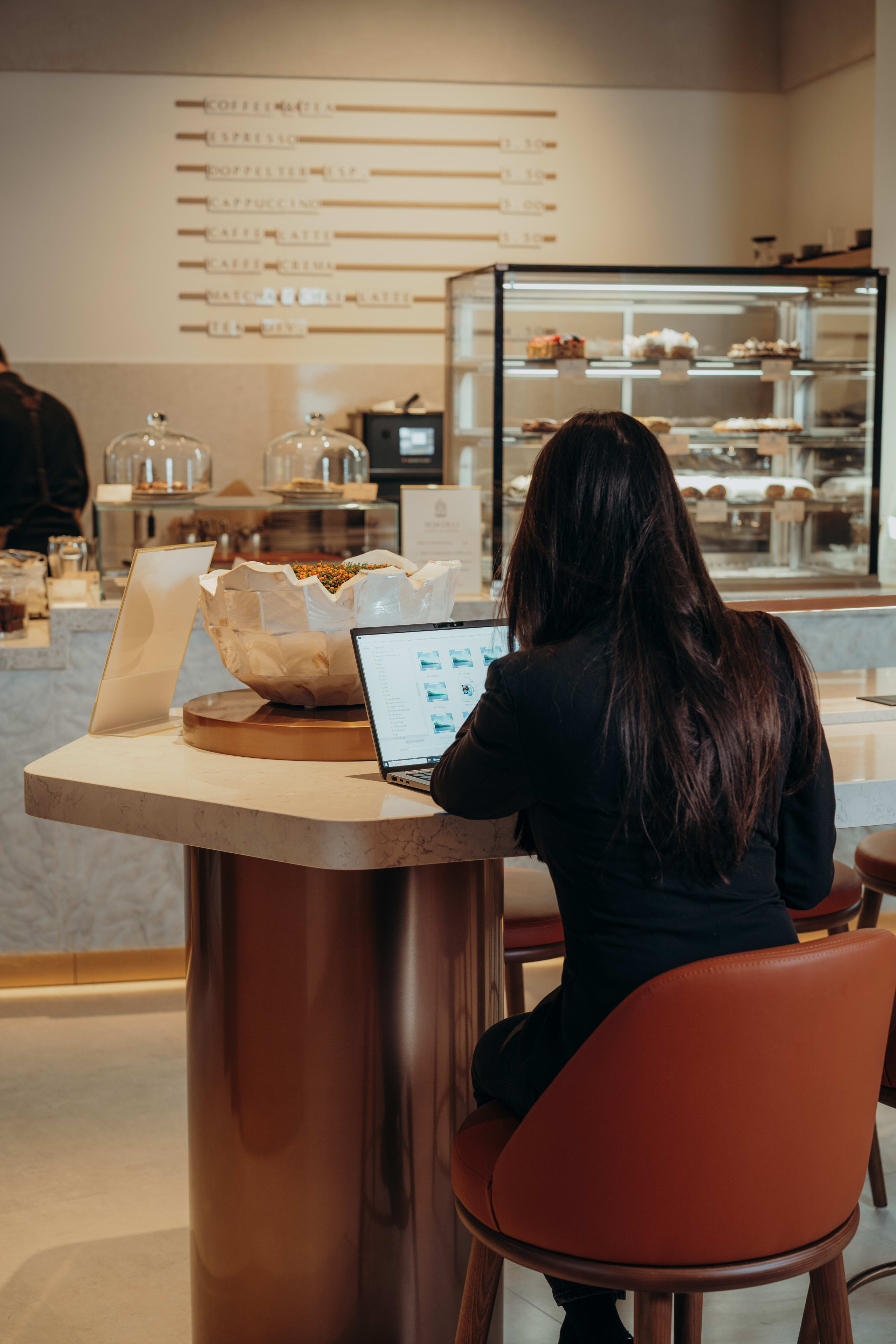 Bergh P1713 1838 Deli Working Guest