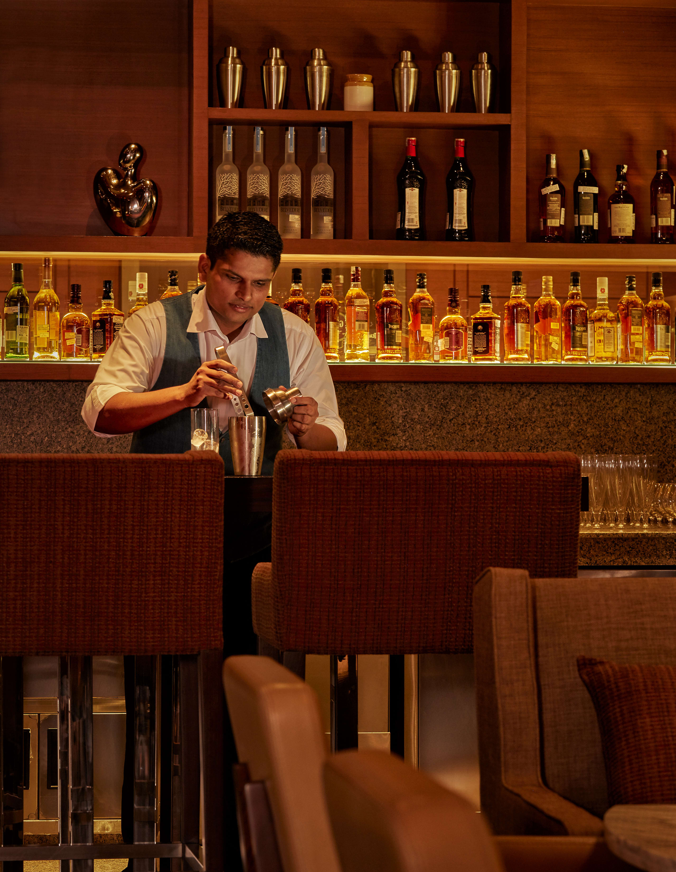 Ixchr P093 Stage Bartender