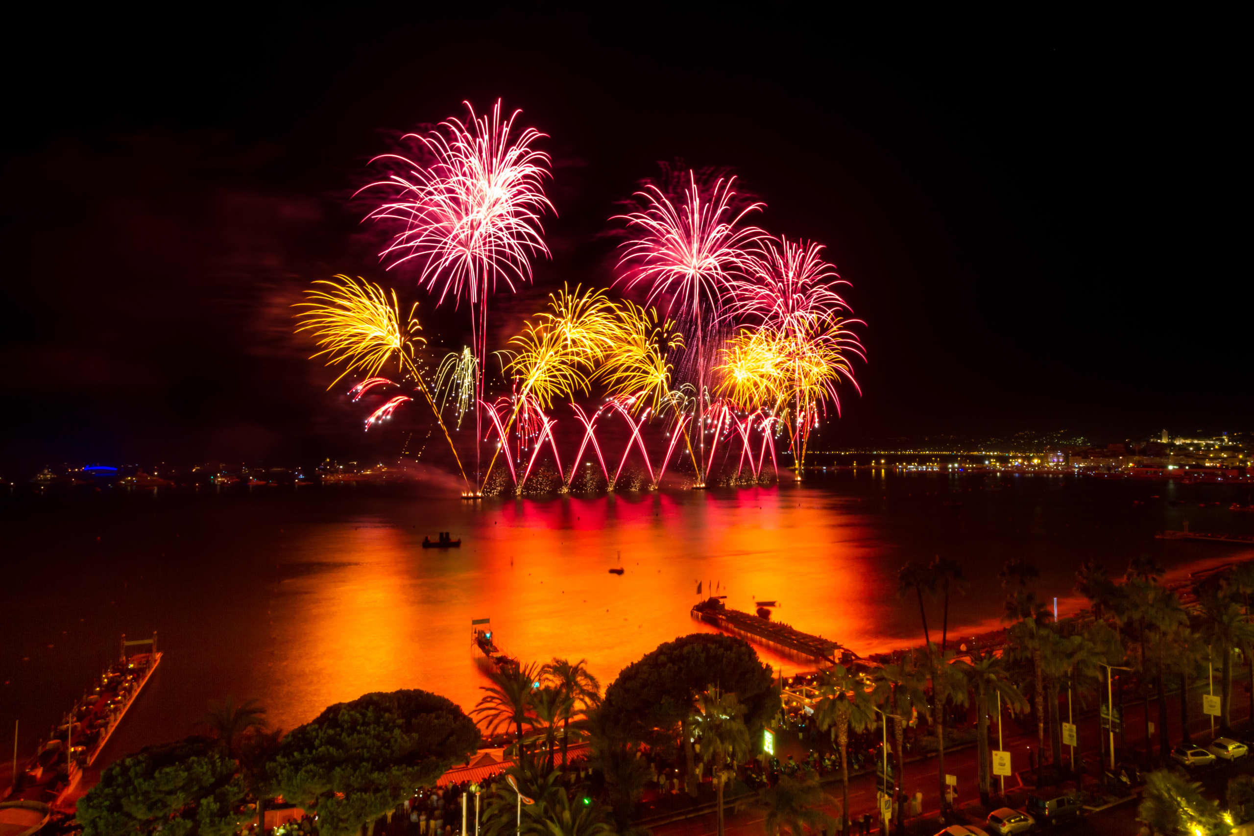 Grand Hyatt Cannes Hotel Martinez P505 Fireworks