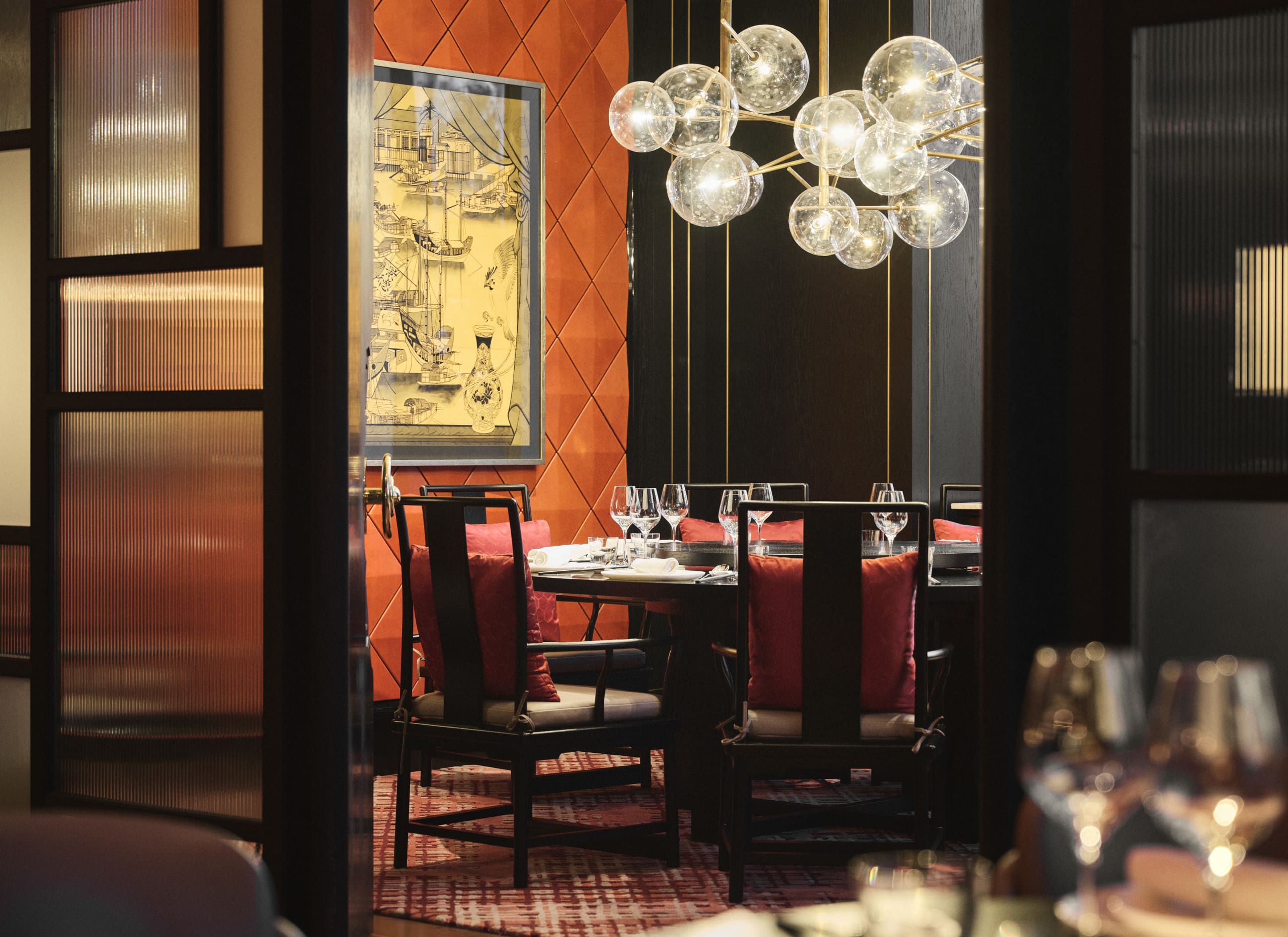 Lhrph P0128 Yuge Seating Area Private Dining Two