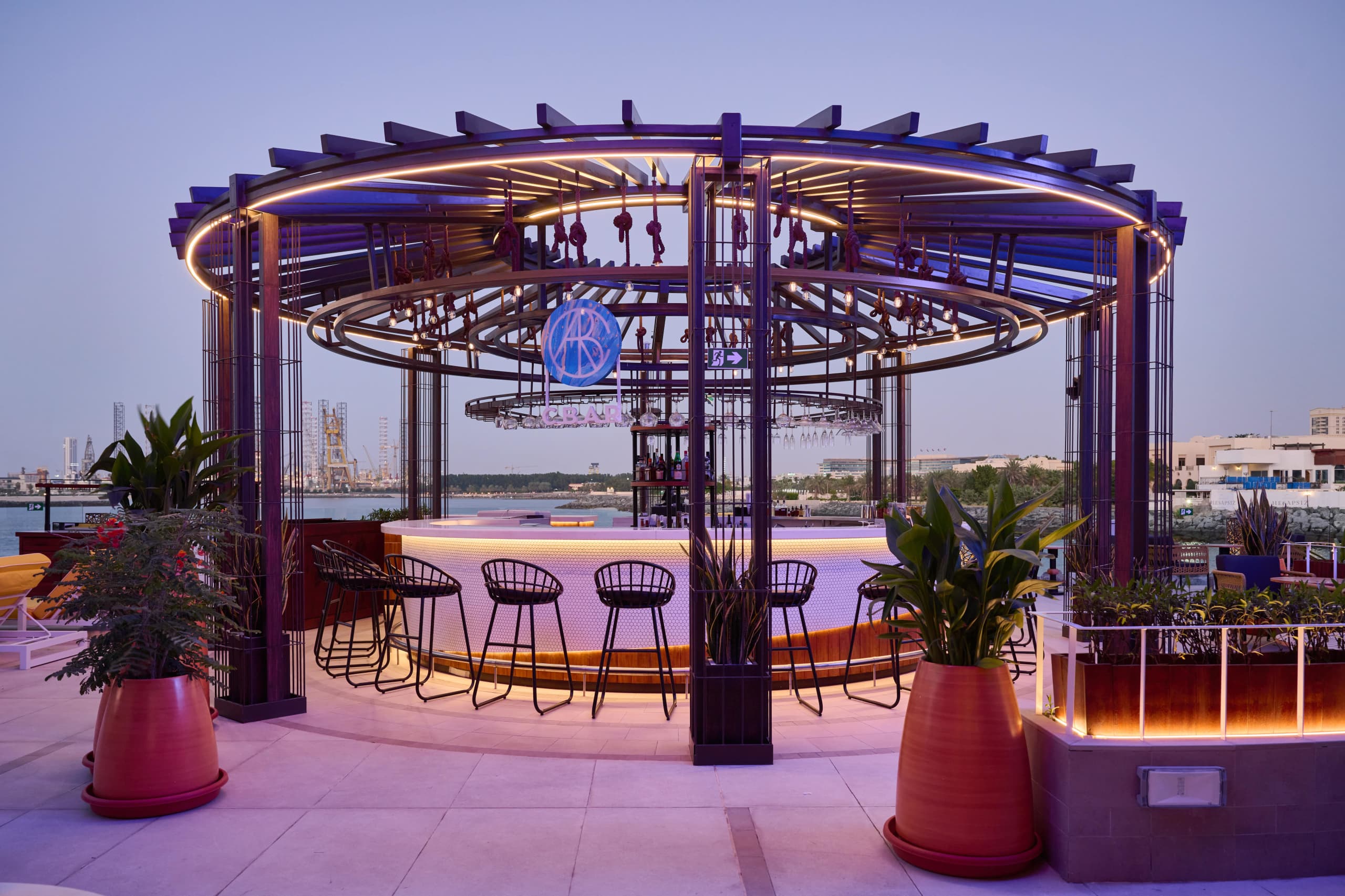 Dxbcl C Bar Outside Min