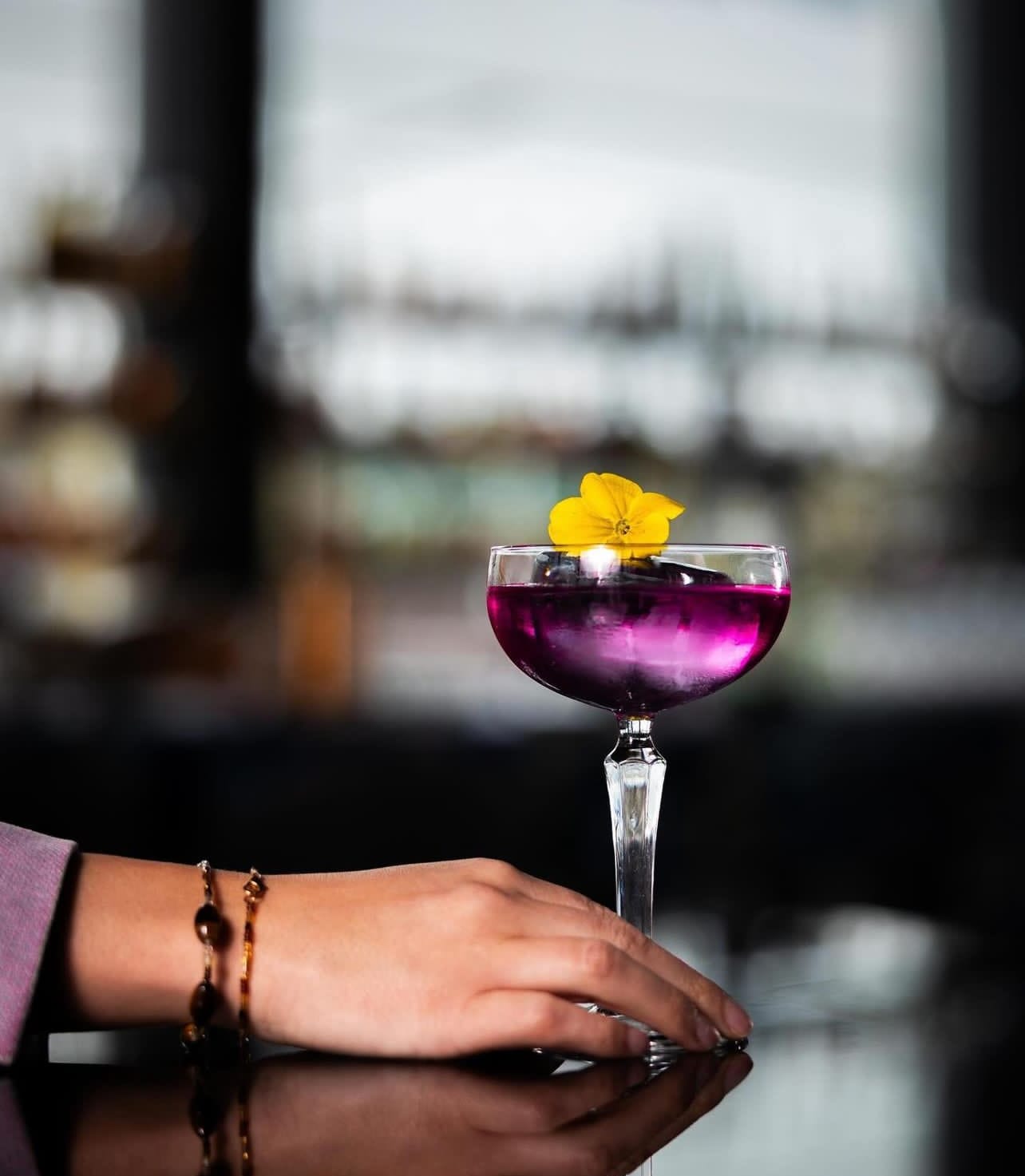 Bar Iris I Cocktails I Zurich Airport The Circle