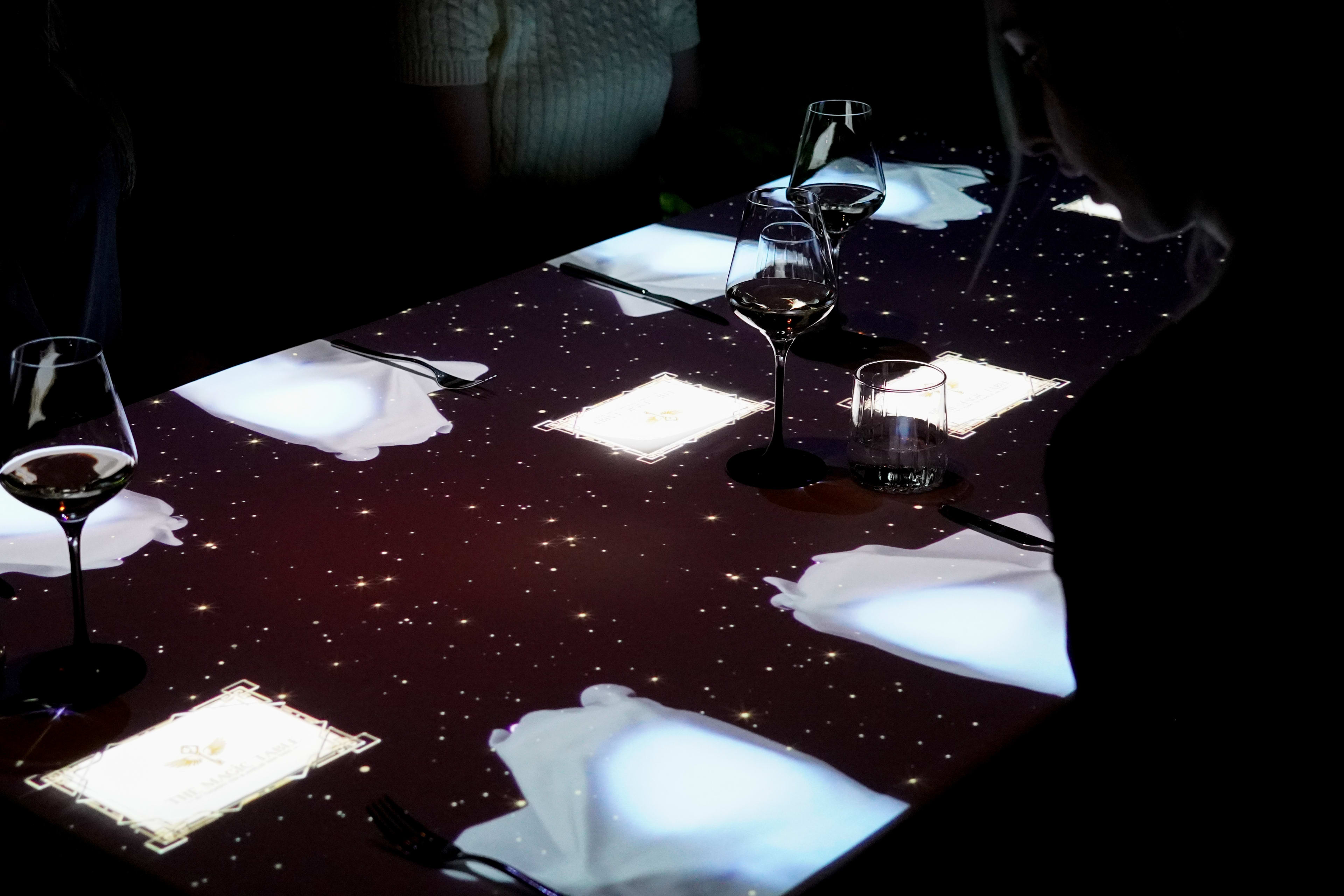 Lhrph Magic Table White Logo Light