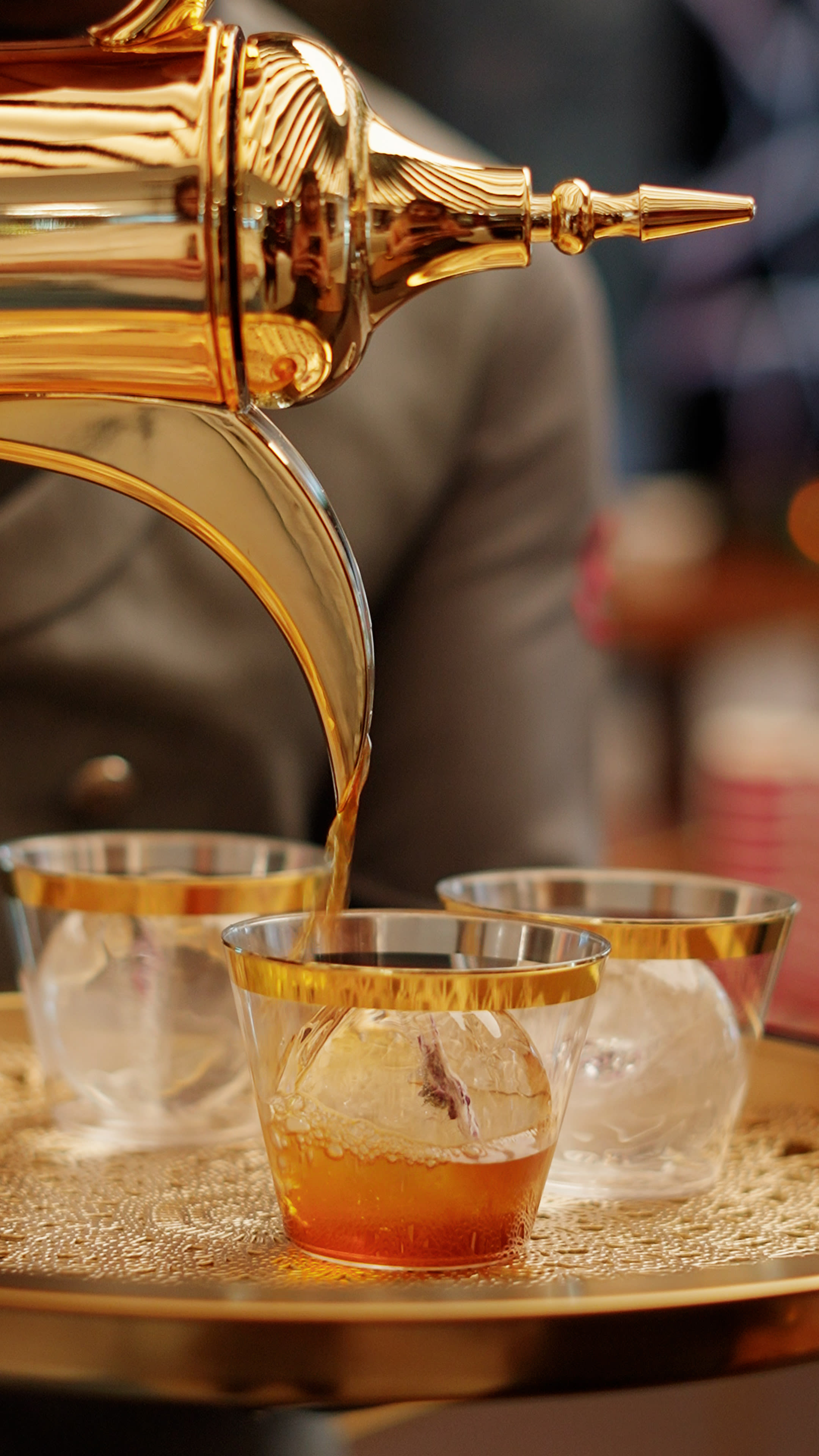 C2696.00 00 13 39.still005