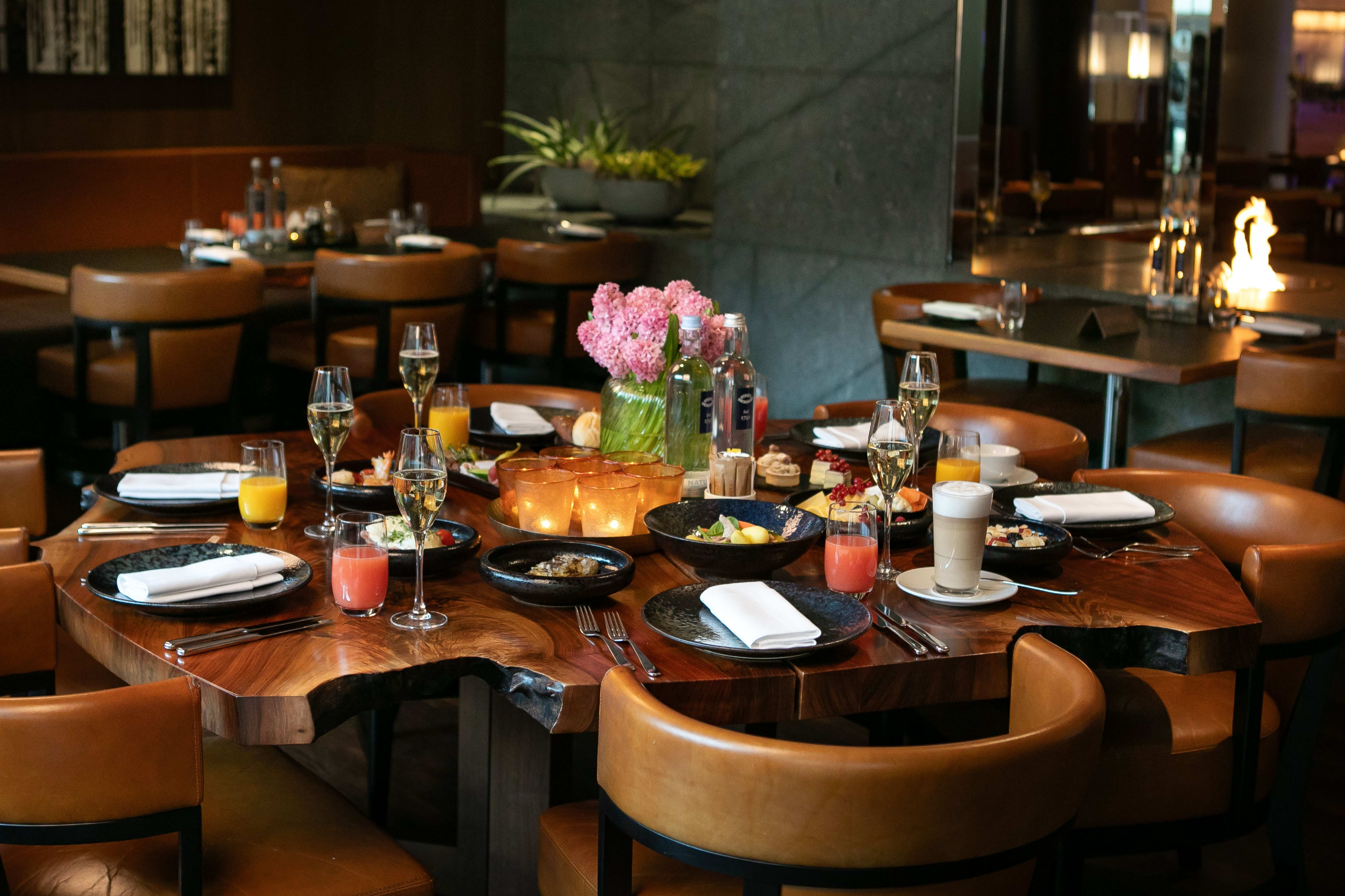 Bergh Bistro Mitte Foto Von White Kitchen 20250123 Extra Grand Brunch Tisch