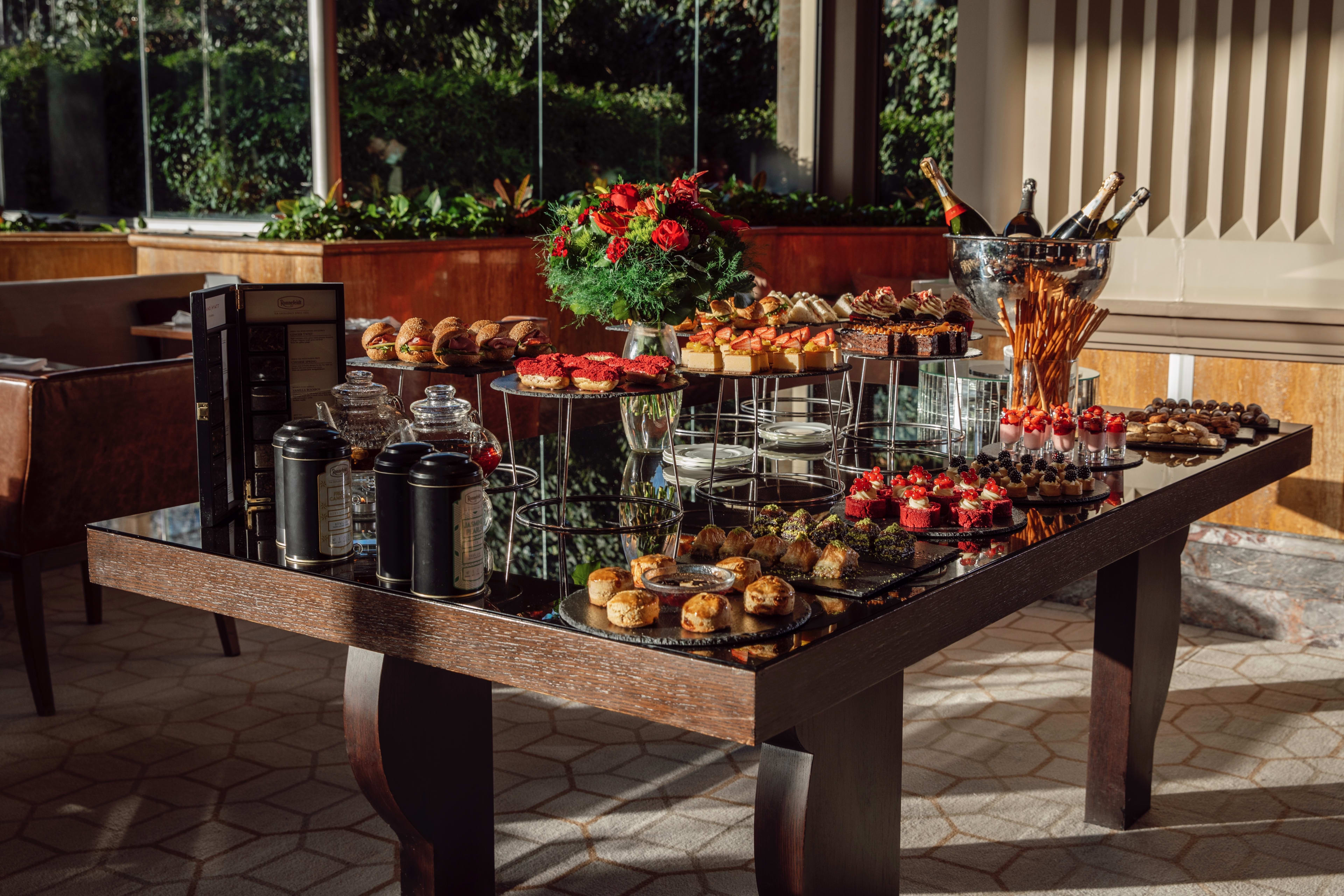 Istan P0353 Tea Time Buffet