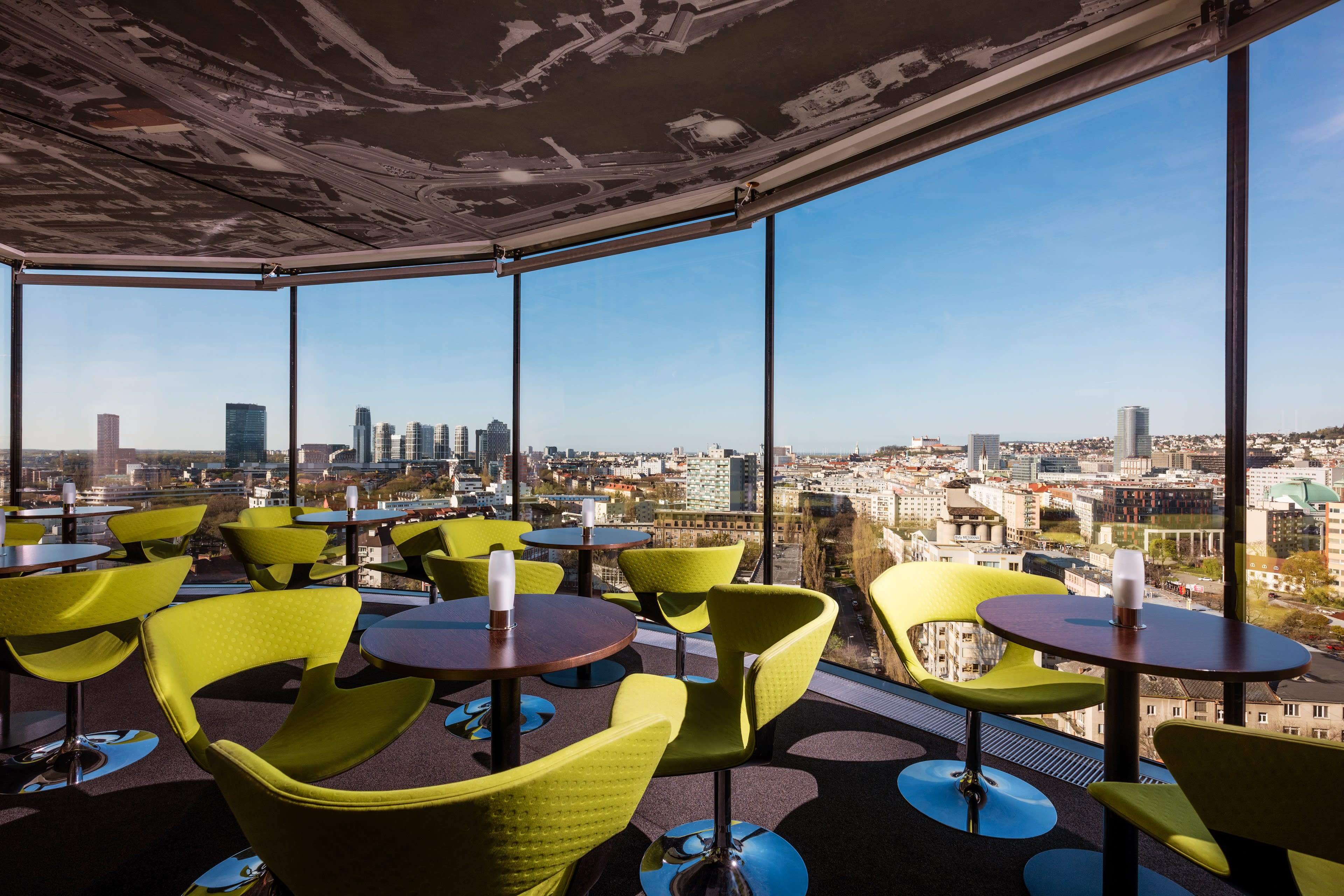 Btsjb P0017 Outlook Bar and Lounge Day