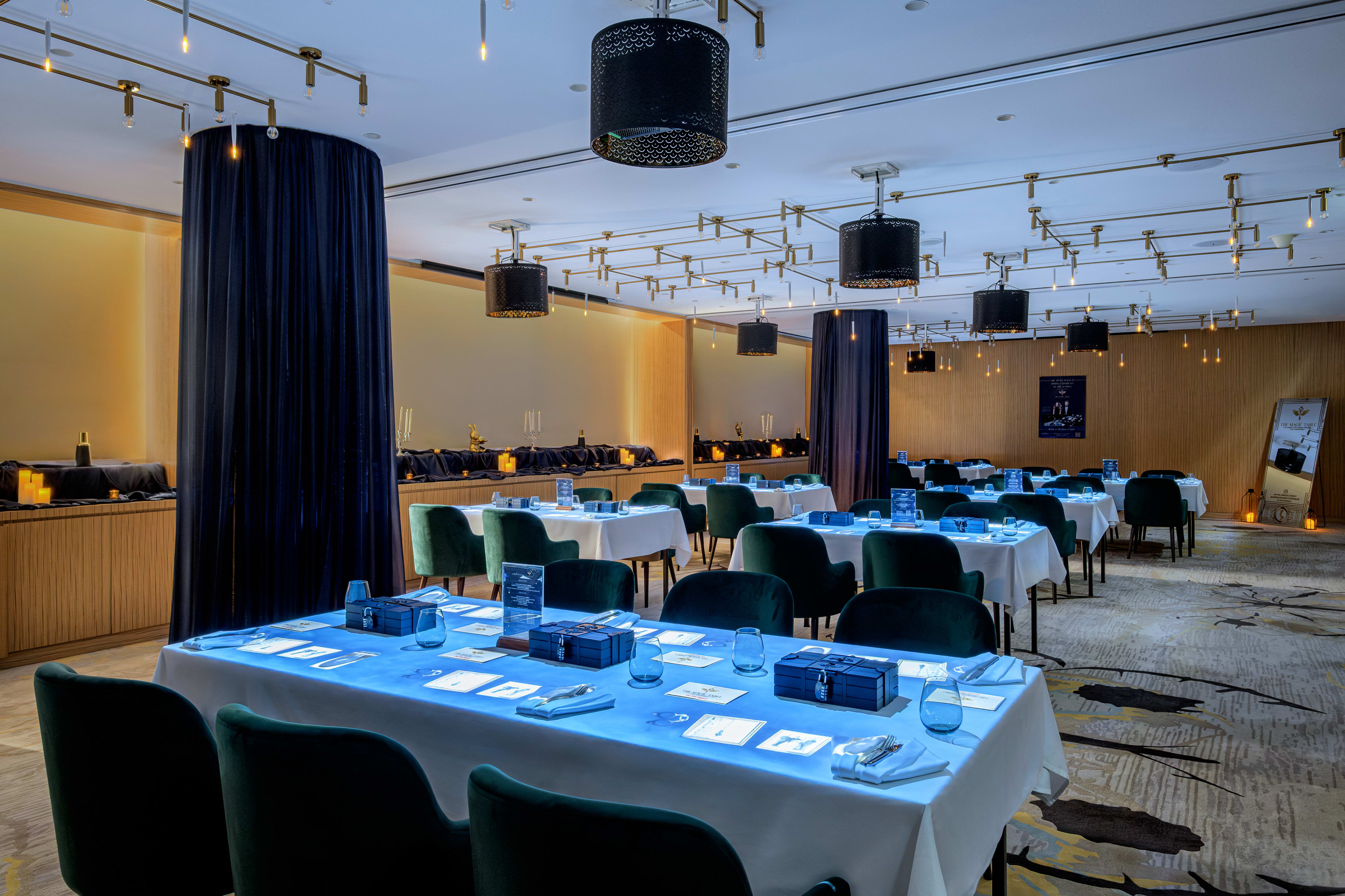 Andaz the Magic Table Interior