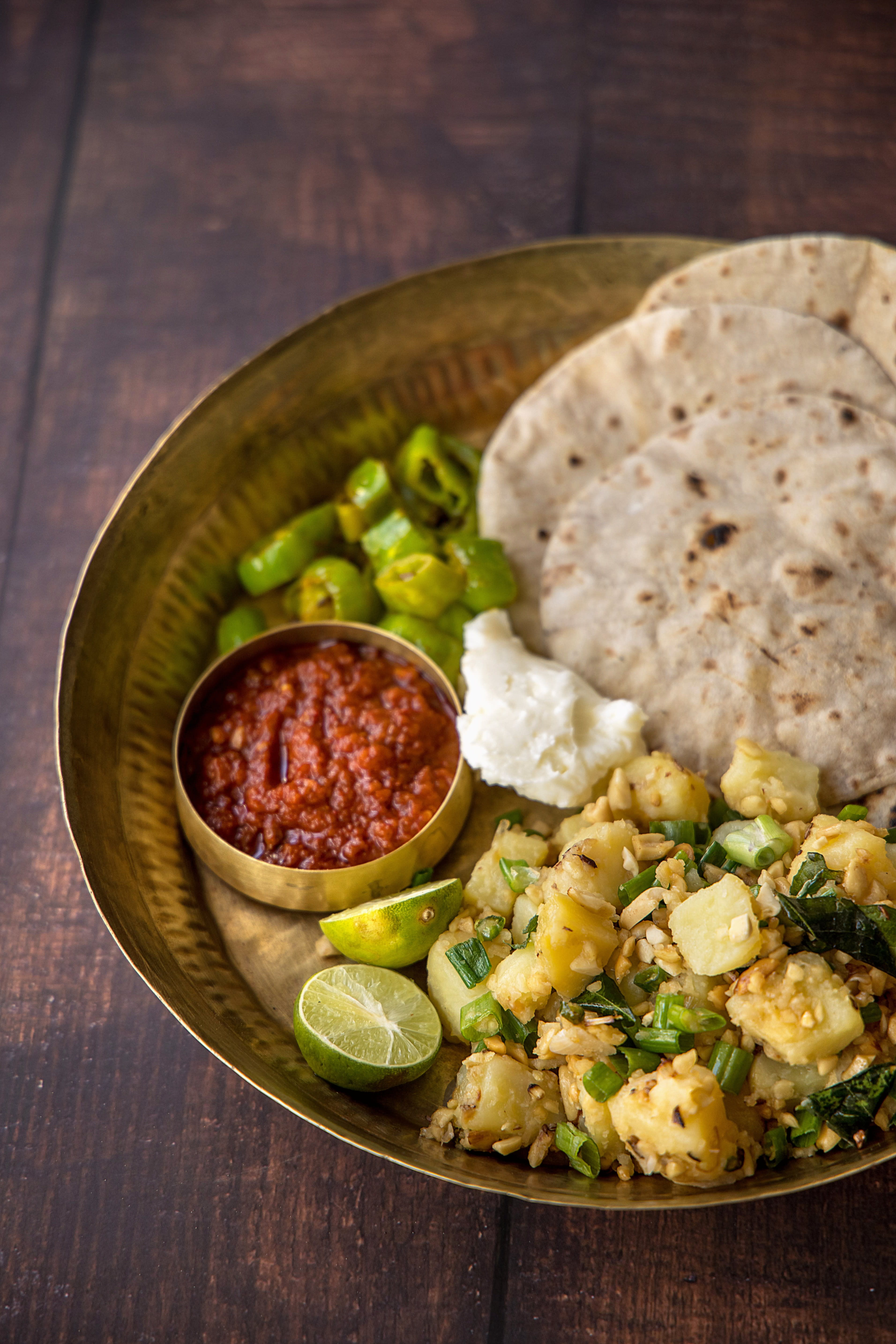 Aloo Hara Pyaaz