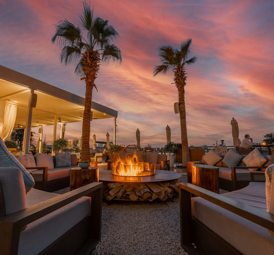 Campfire Coziness and Sunset Magic at Noépe! Gather Around, Sip on Your Favourite Drink, and Let the Good Time Roll.....#dubairestaurants #asianfusion #food #noepe #noepedxb #noepedubai #bestloungedubai #bestwate