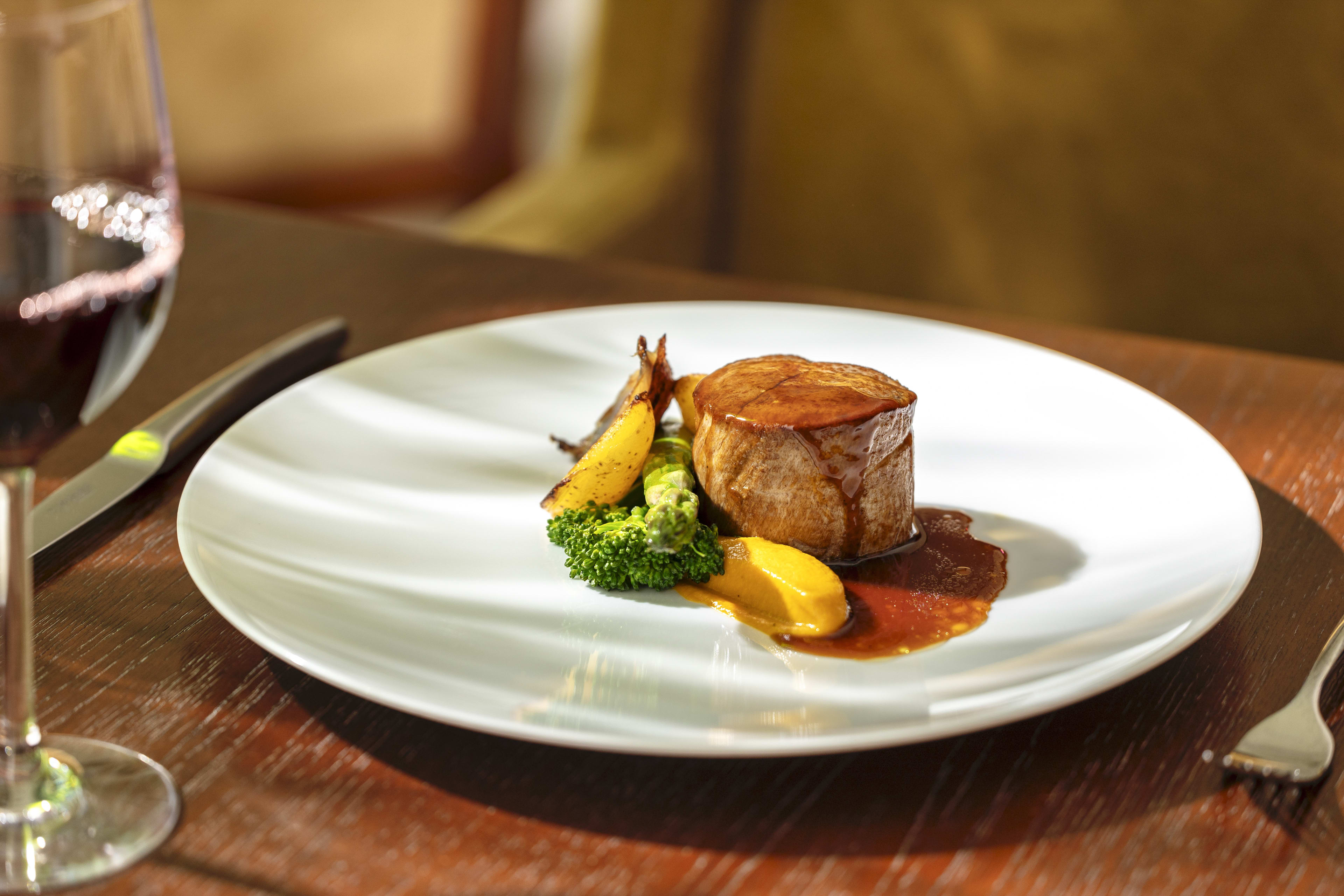 Dohph P0342 Opus Business Lunch Beef Tenderloin Landscape