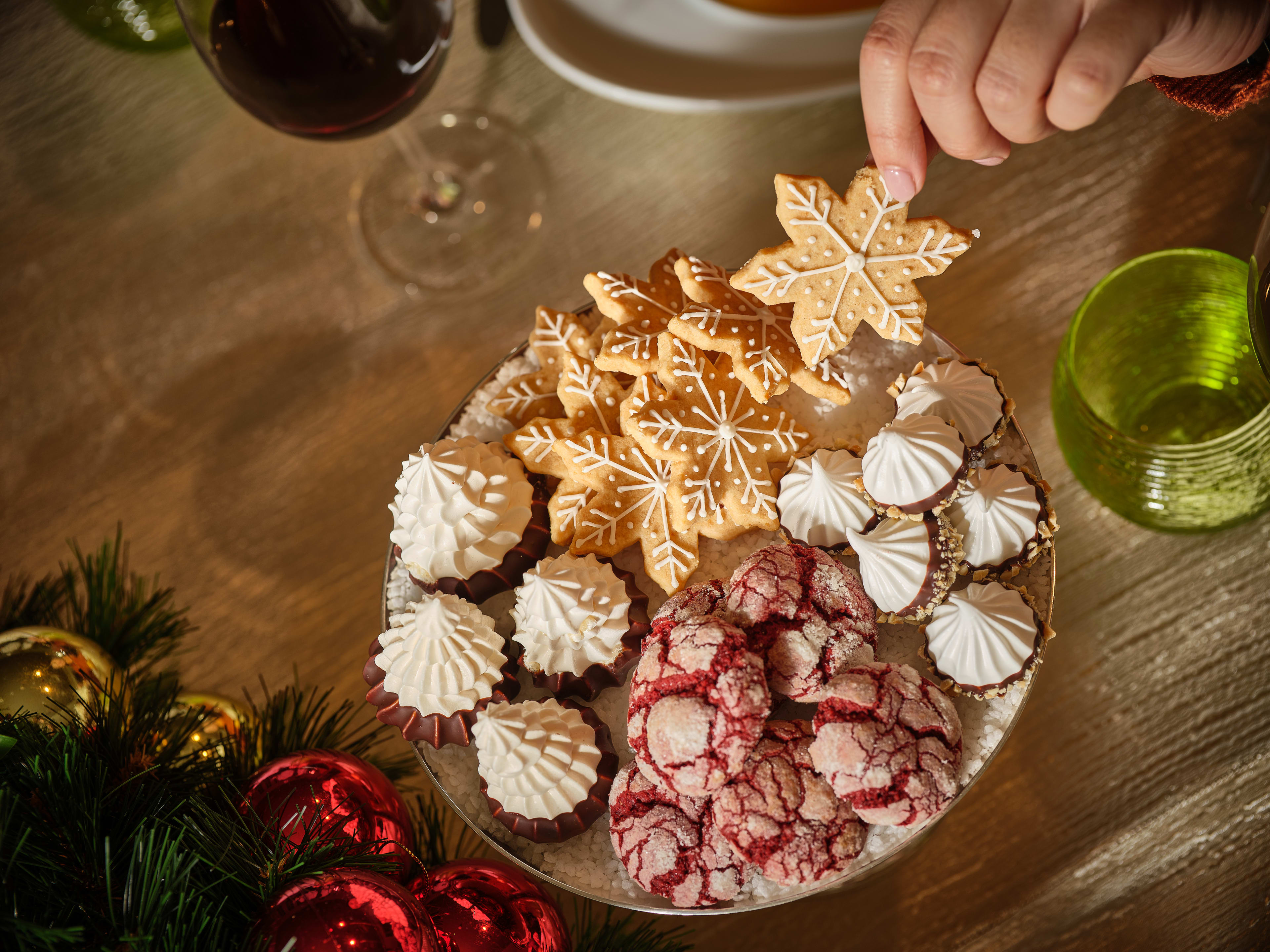 Global P1643 Holiday Cookie Presentation