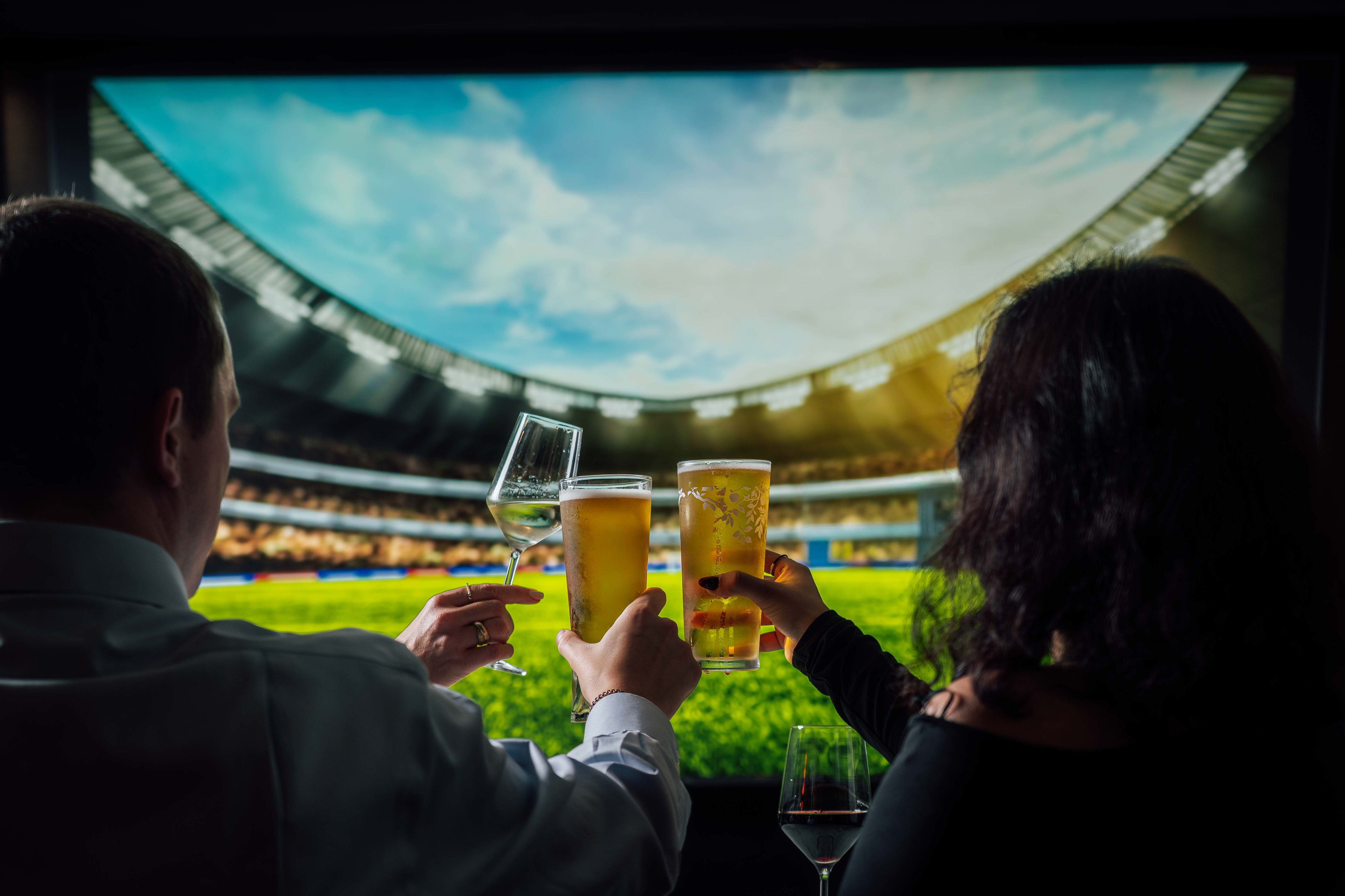 Leaf and Cane Sports Bar 