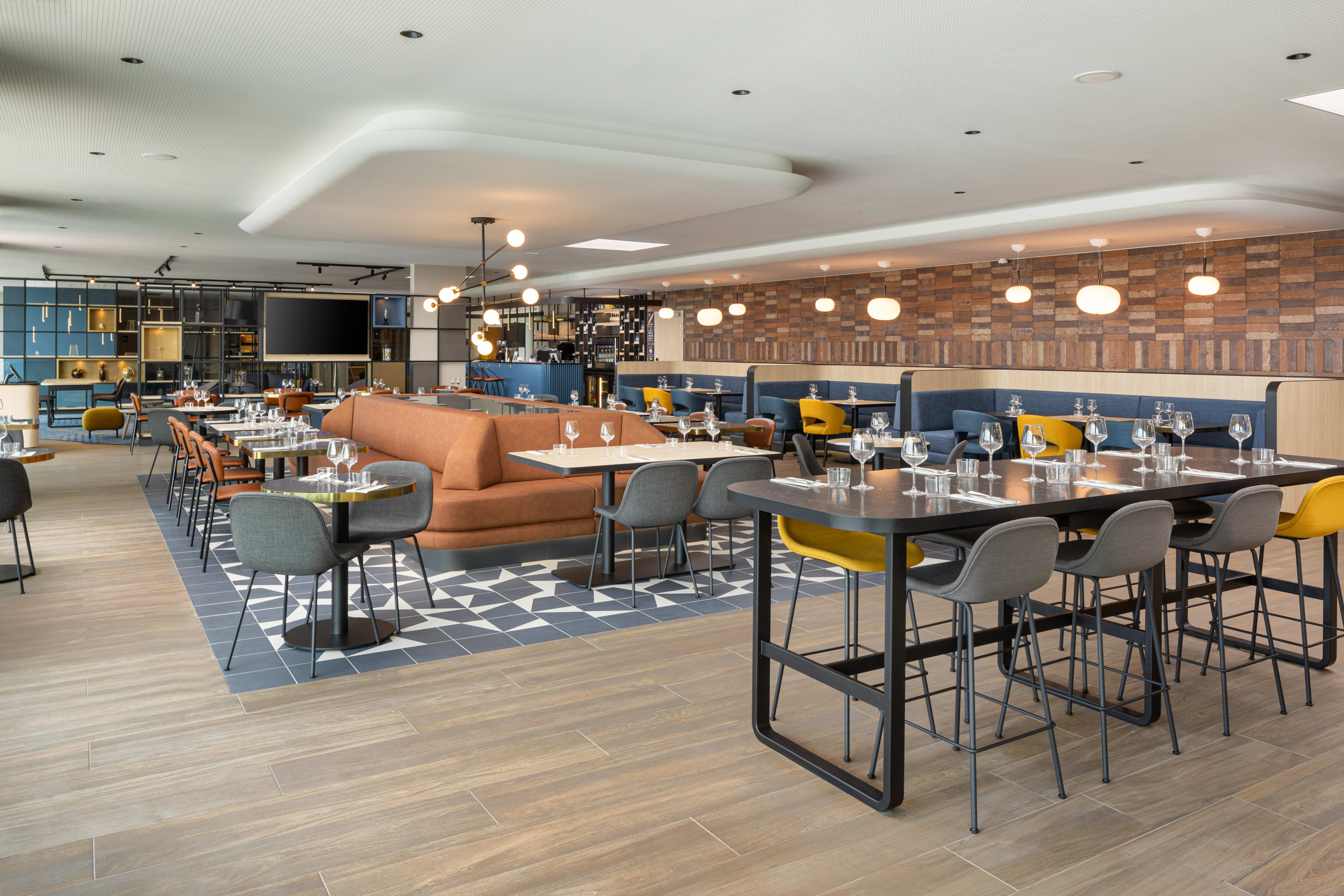 Dolzr Zoom Restaurant