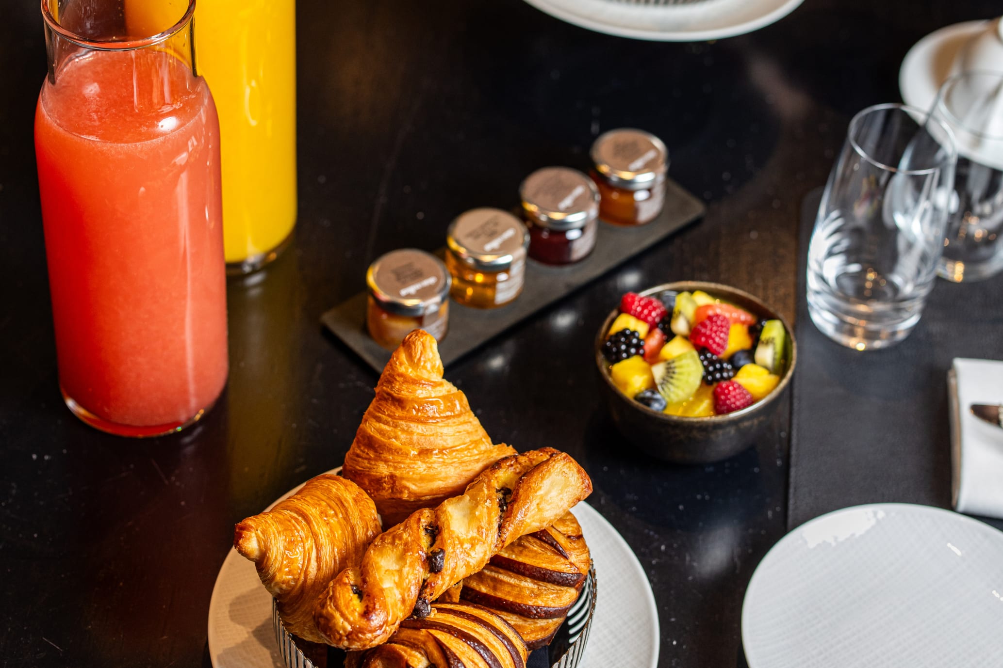 Landscape Format   Hyatt Restaurant (1)