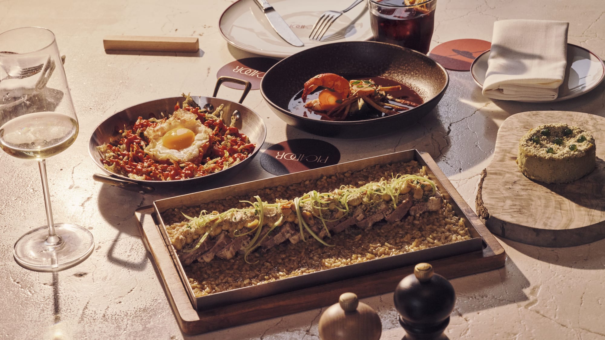 Gambón Y Porra Cítrica   Arroz a La Llauna   Pescaito Y Huevo Frito   Tarta Cremosa De Queso Y Pistacho