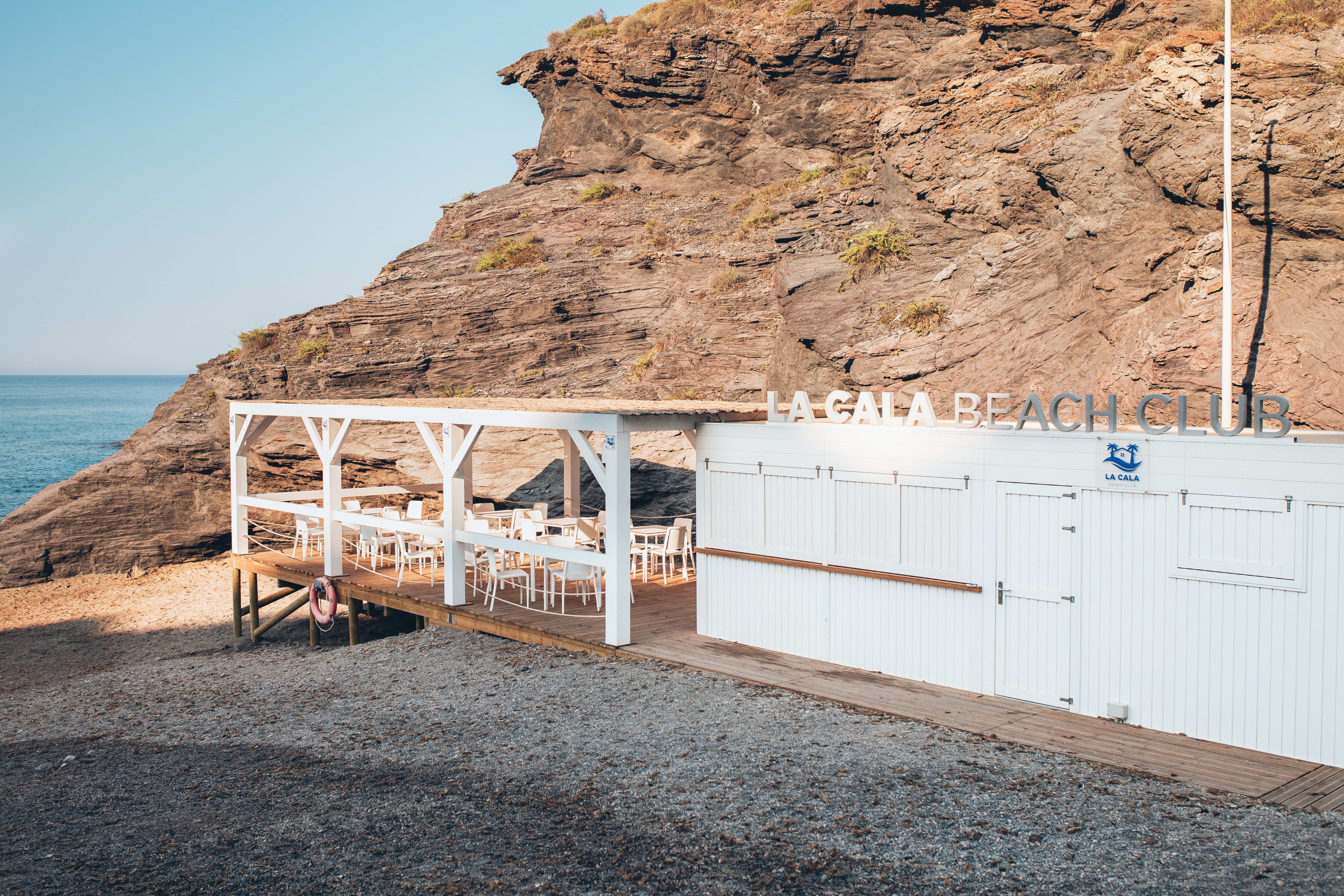 Rmugh P0384 La Cala Beach Club Side View