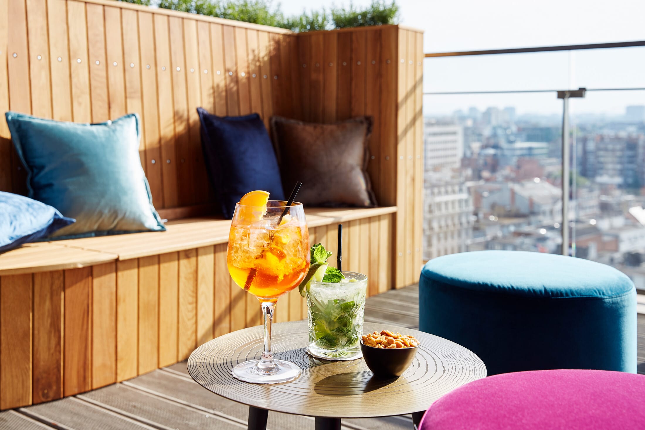R S25889 Anrja Skylounge Terrace Scr 1718109881 1234