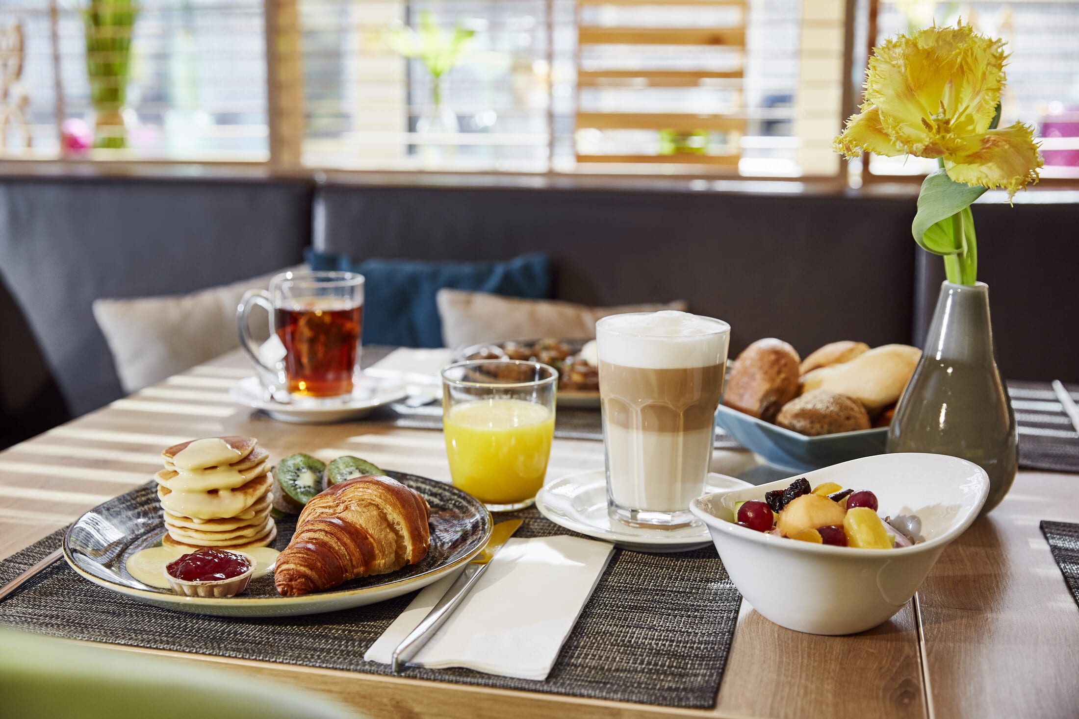 R S26224 Cgnjd Restaurant Breakfast Details Scr