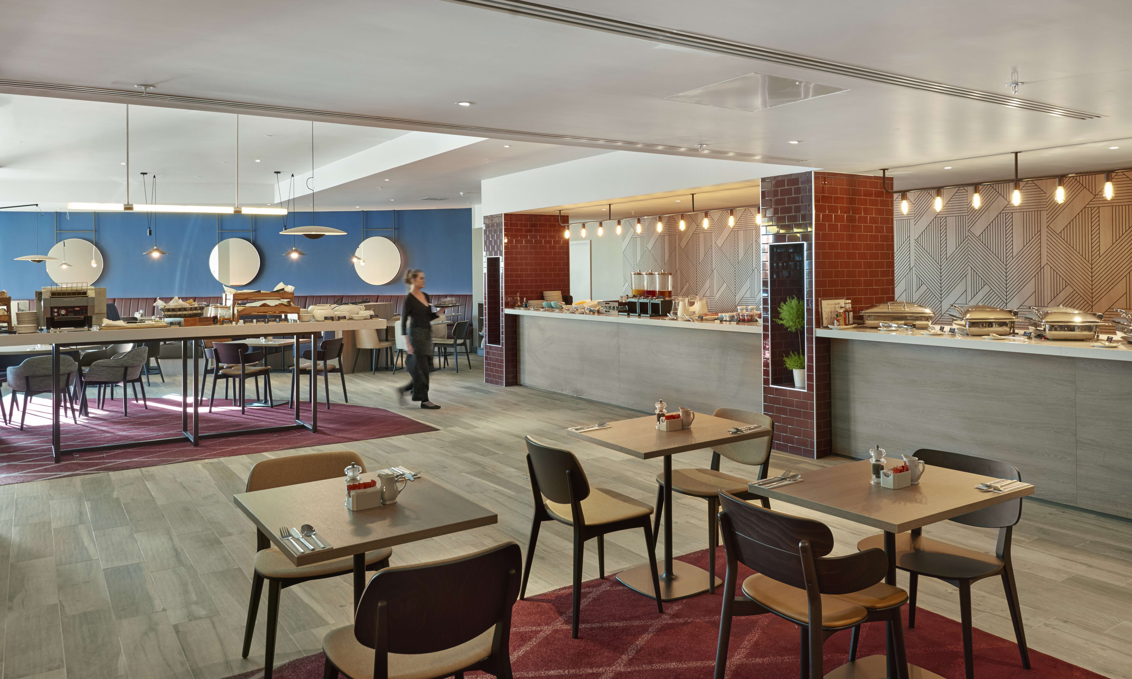 Hyatt Place London Heathrow Airport P027 Interior Gallery Cafe Breakfast With Host