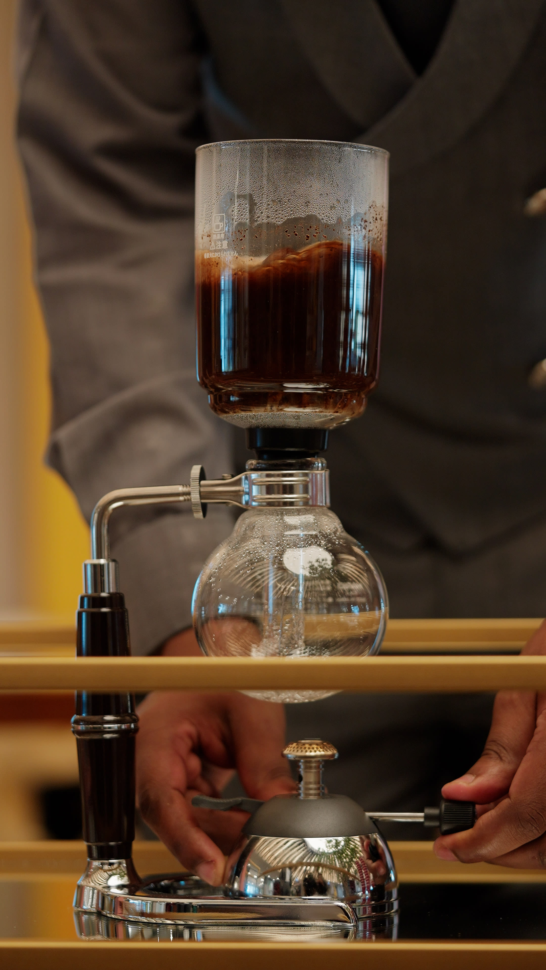 C2696.00 00 00 13.still001