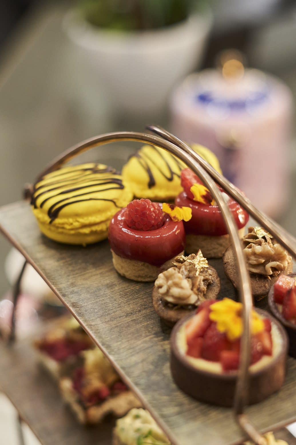 Longe 1901 High Tea Sweets Close
