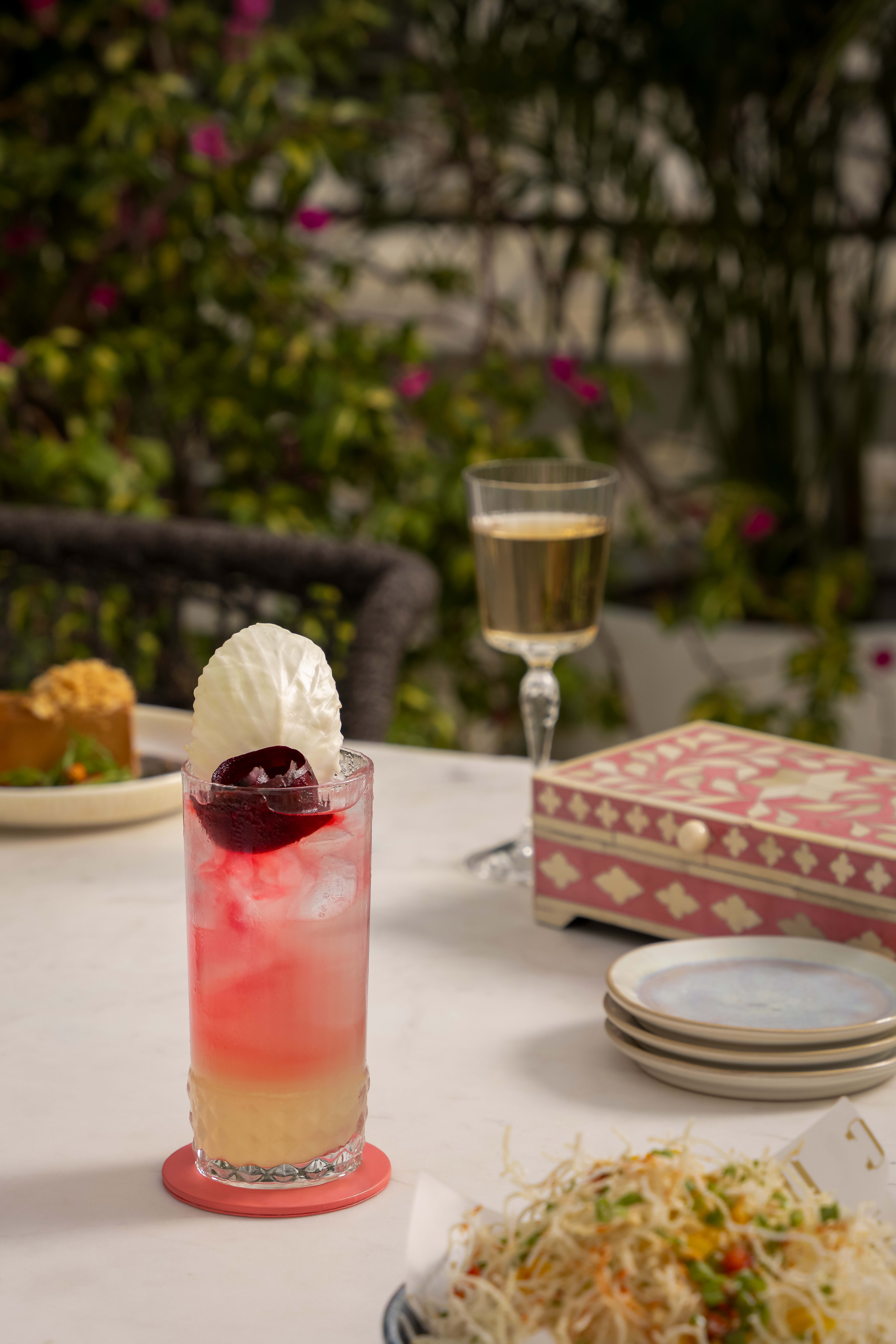 23 06 22 the Pink Bar 402