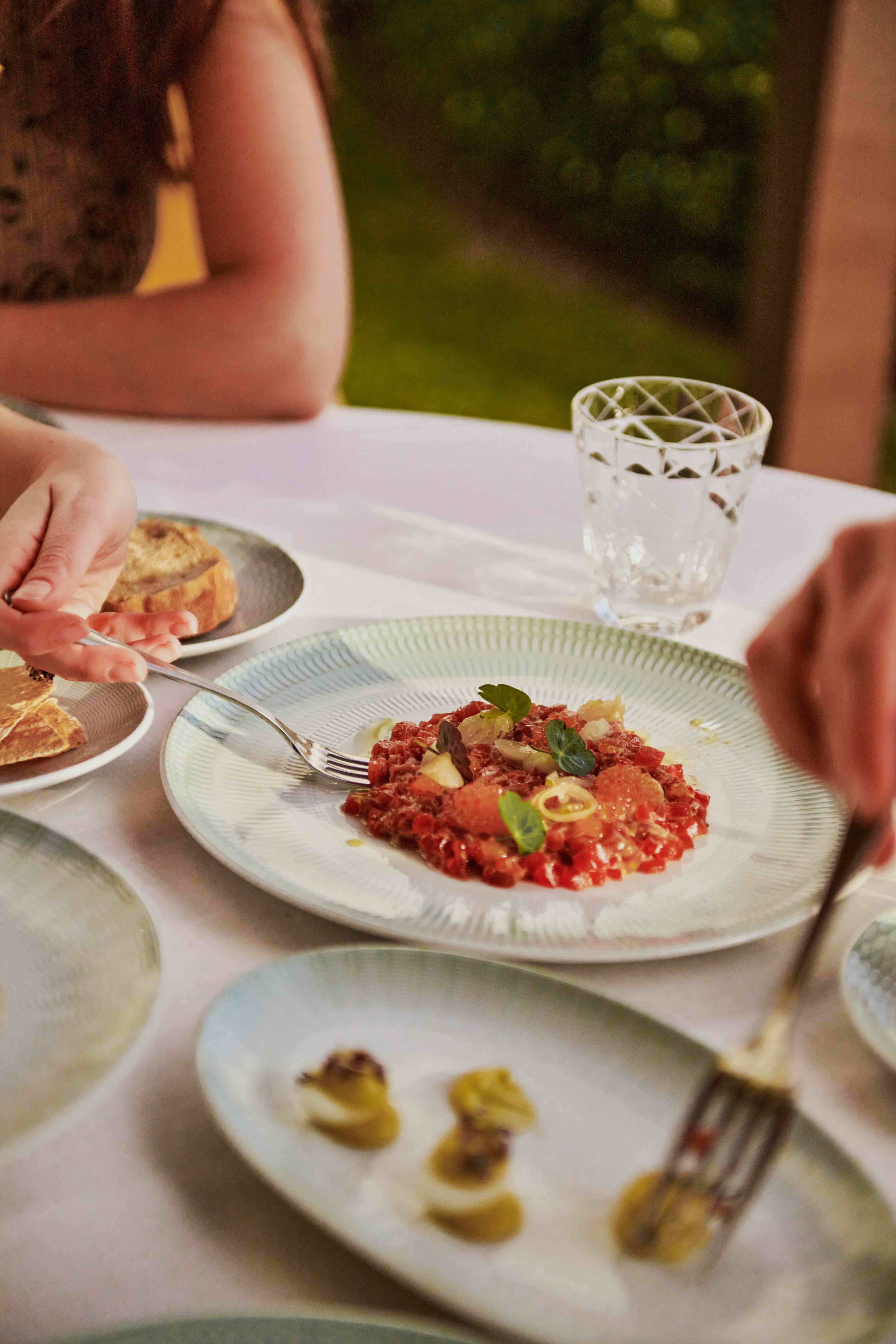 Tartar De Atún Rojo Con Kimchi Y Yema, Huevas De Trucha, Emulsión De Yuzu Y Cebollitas (15)